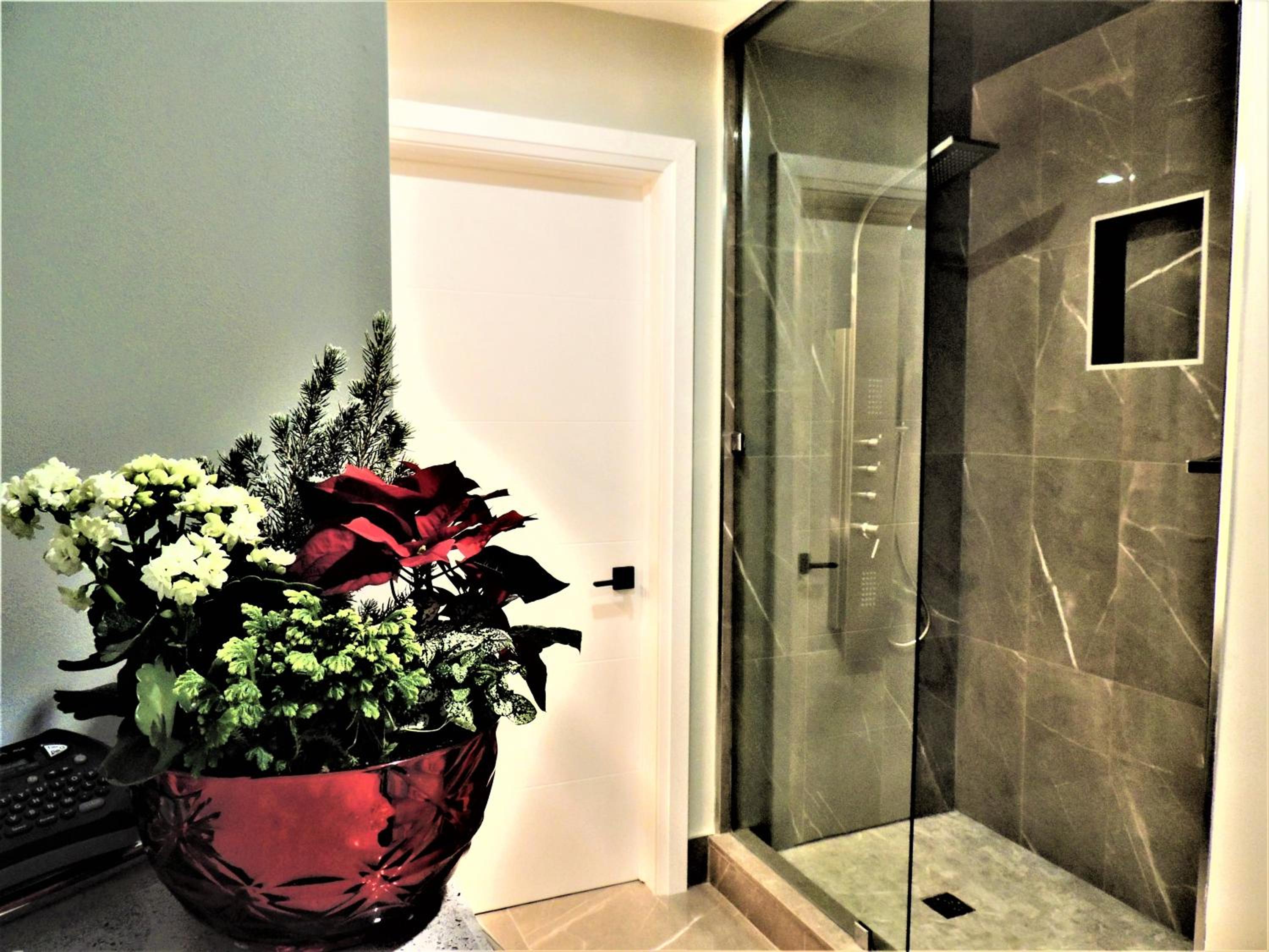iResidence in Toronto - Fantastic Vacation Home with Breakfast