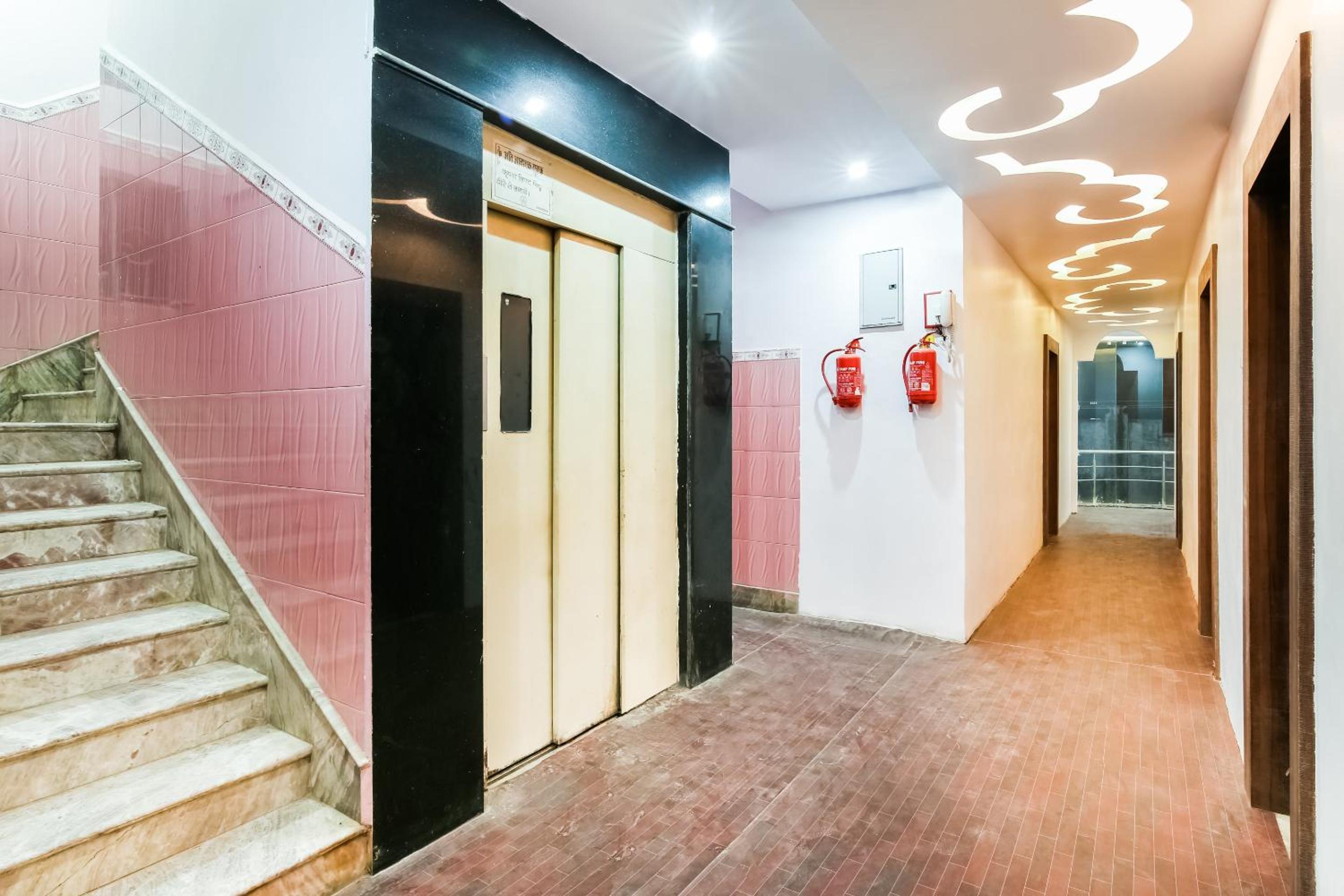Hotel Maheshwari