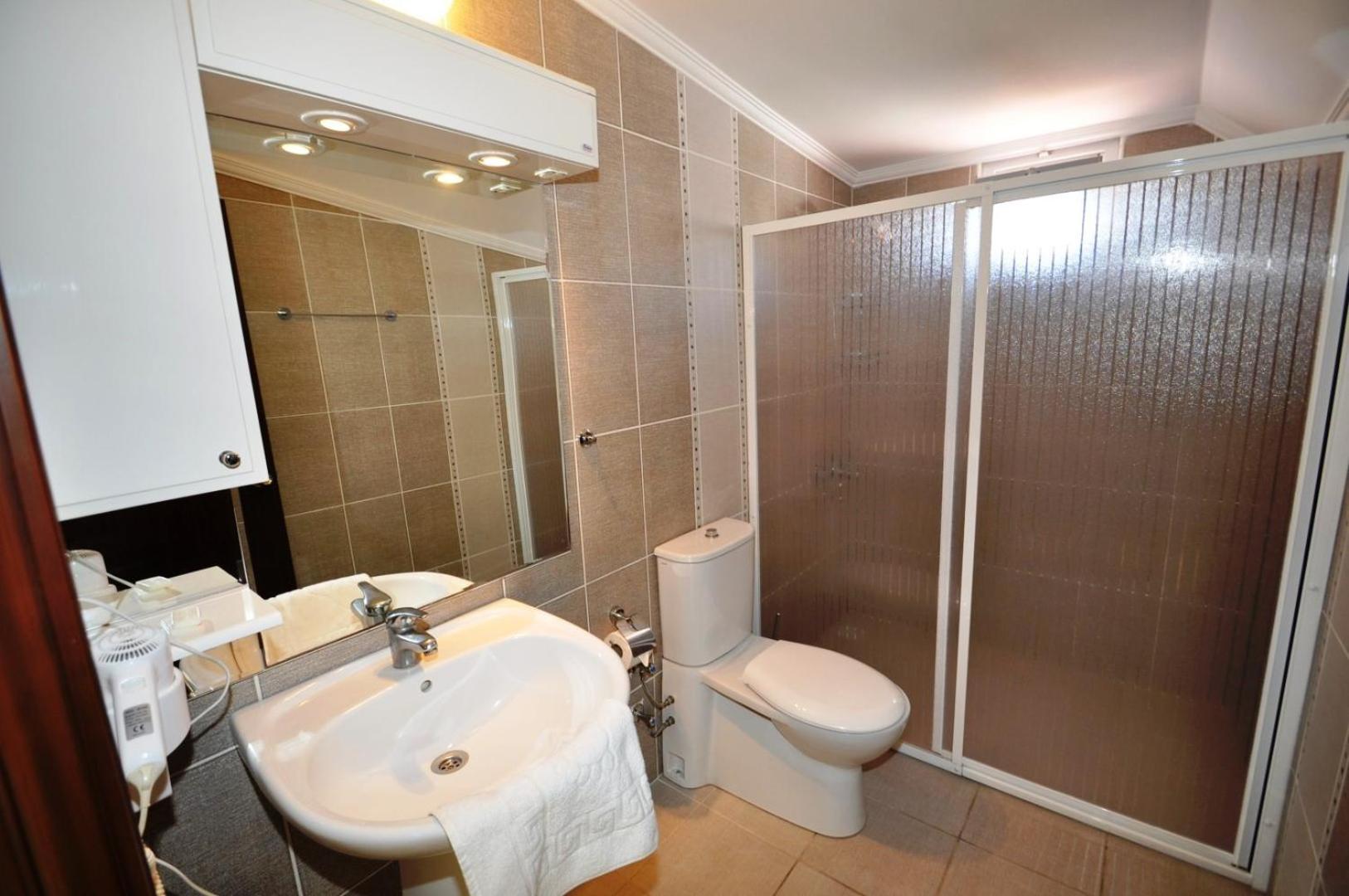 Navy Hotel - Image 37