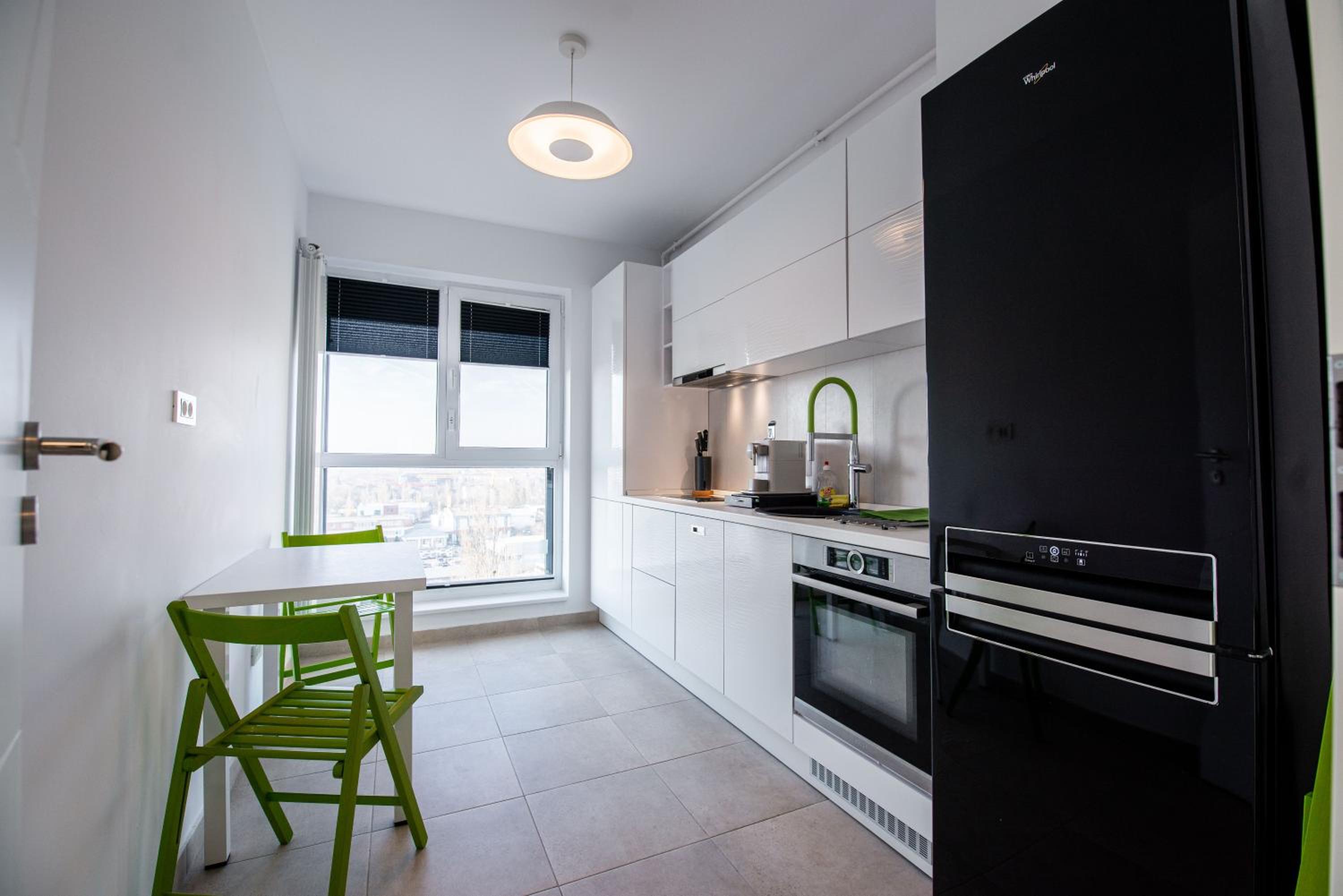 Luxury Westpark 2 Residence with Lake View