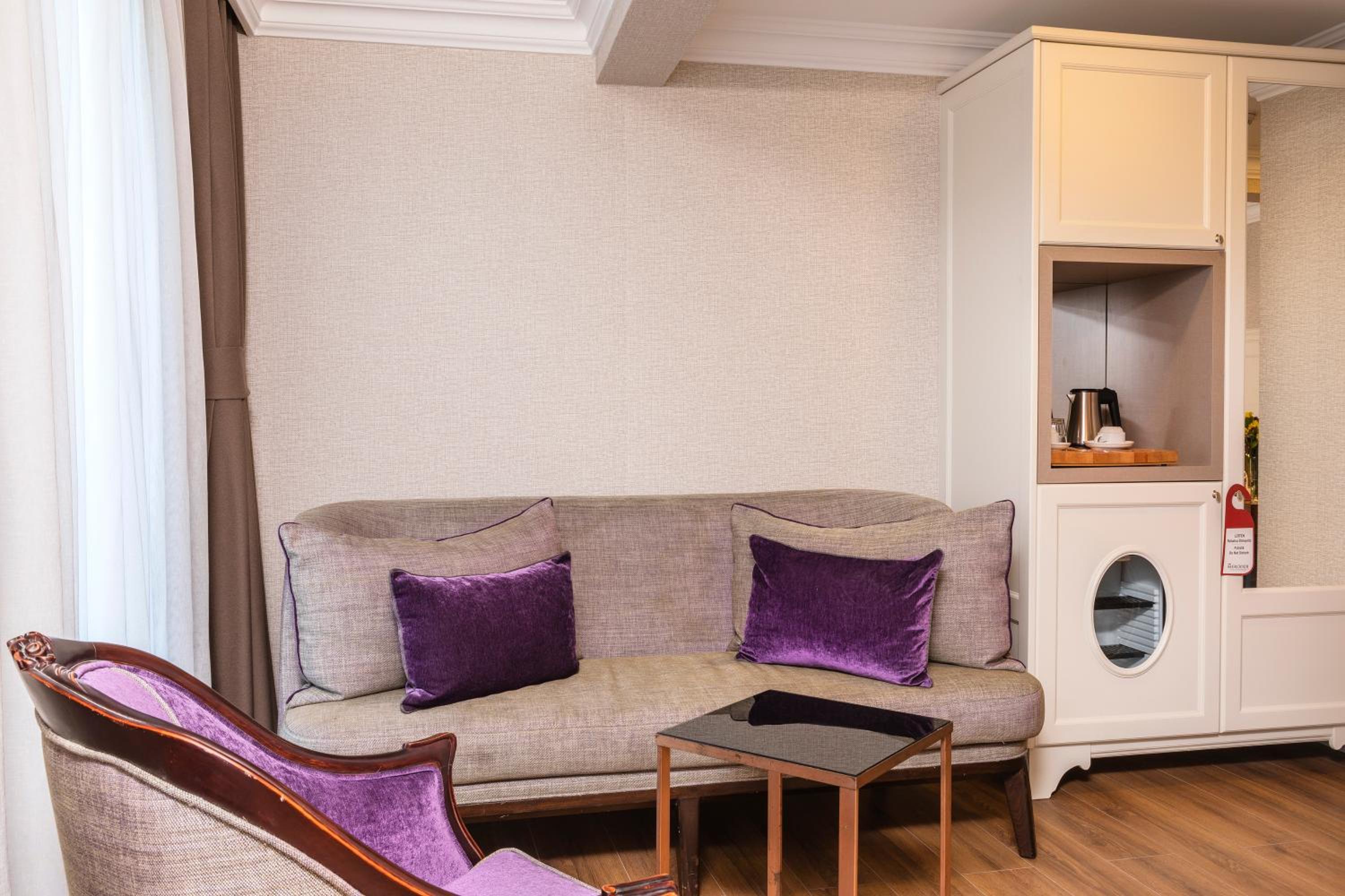 Meroddi La Porta Otel - Image 44