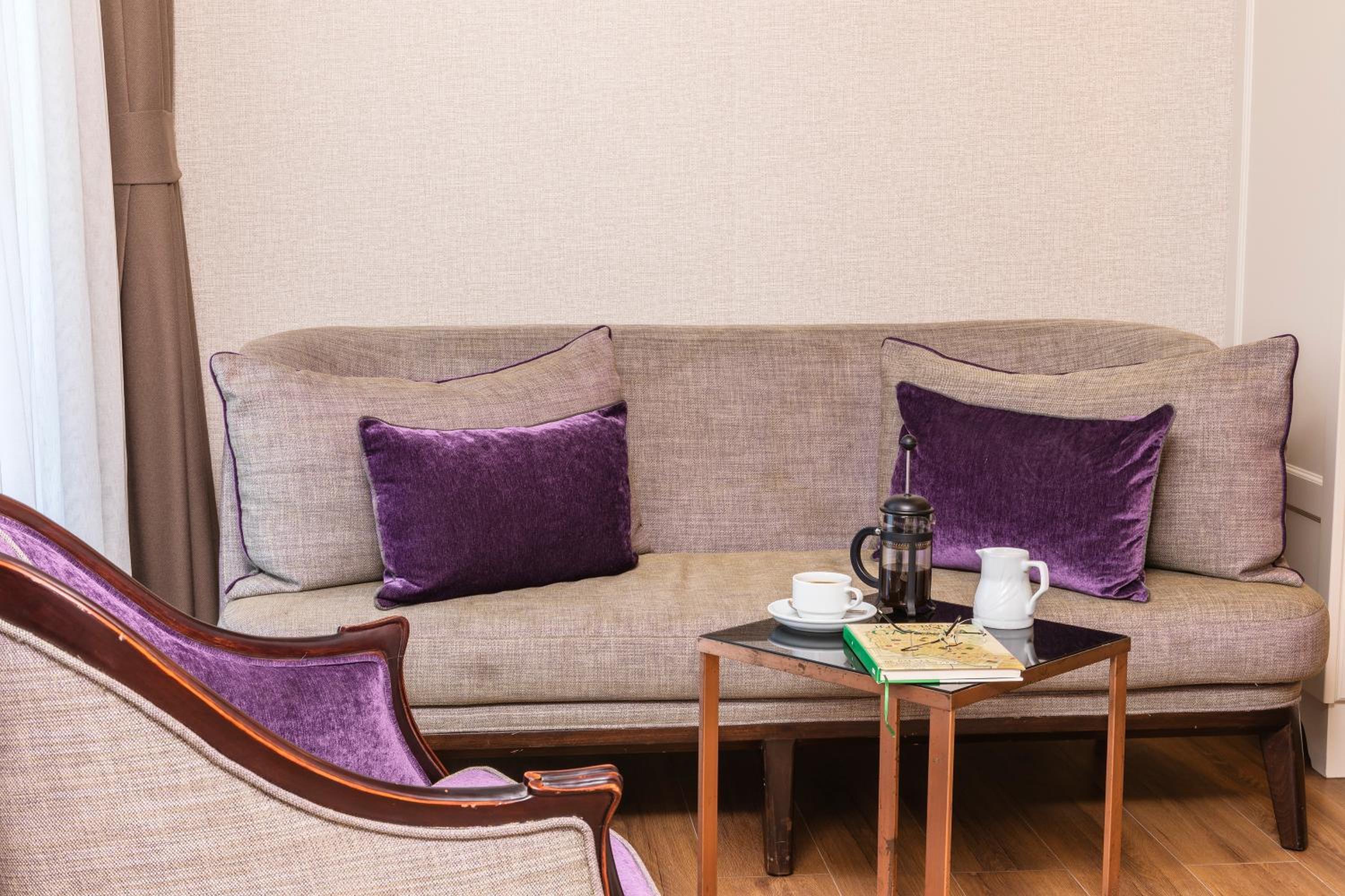 Meroddi La Porta Otel - Image 55