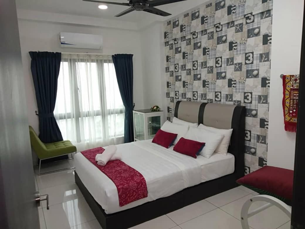 Luxury Homestay at Emira Residence photo 8