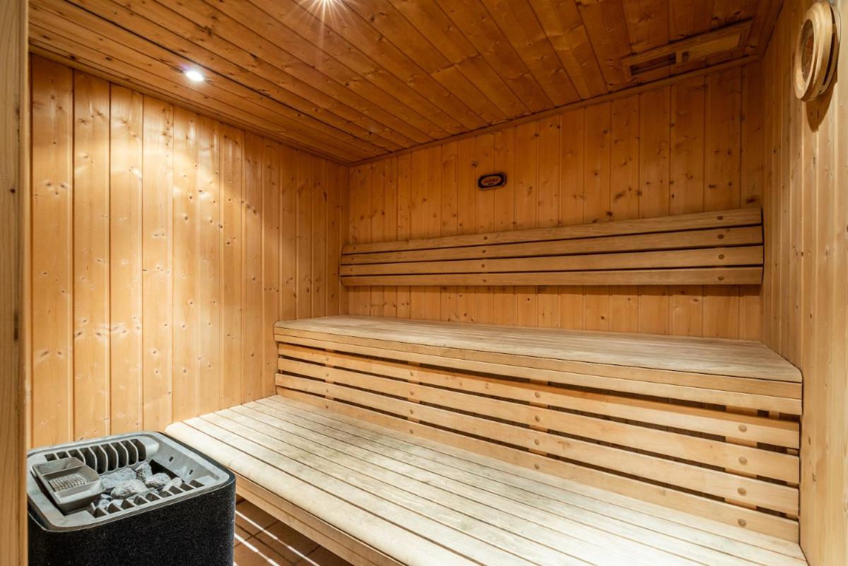 Chalet Doux Abri Morzine - by EMERALD STAY view 3