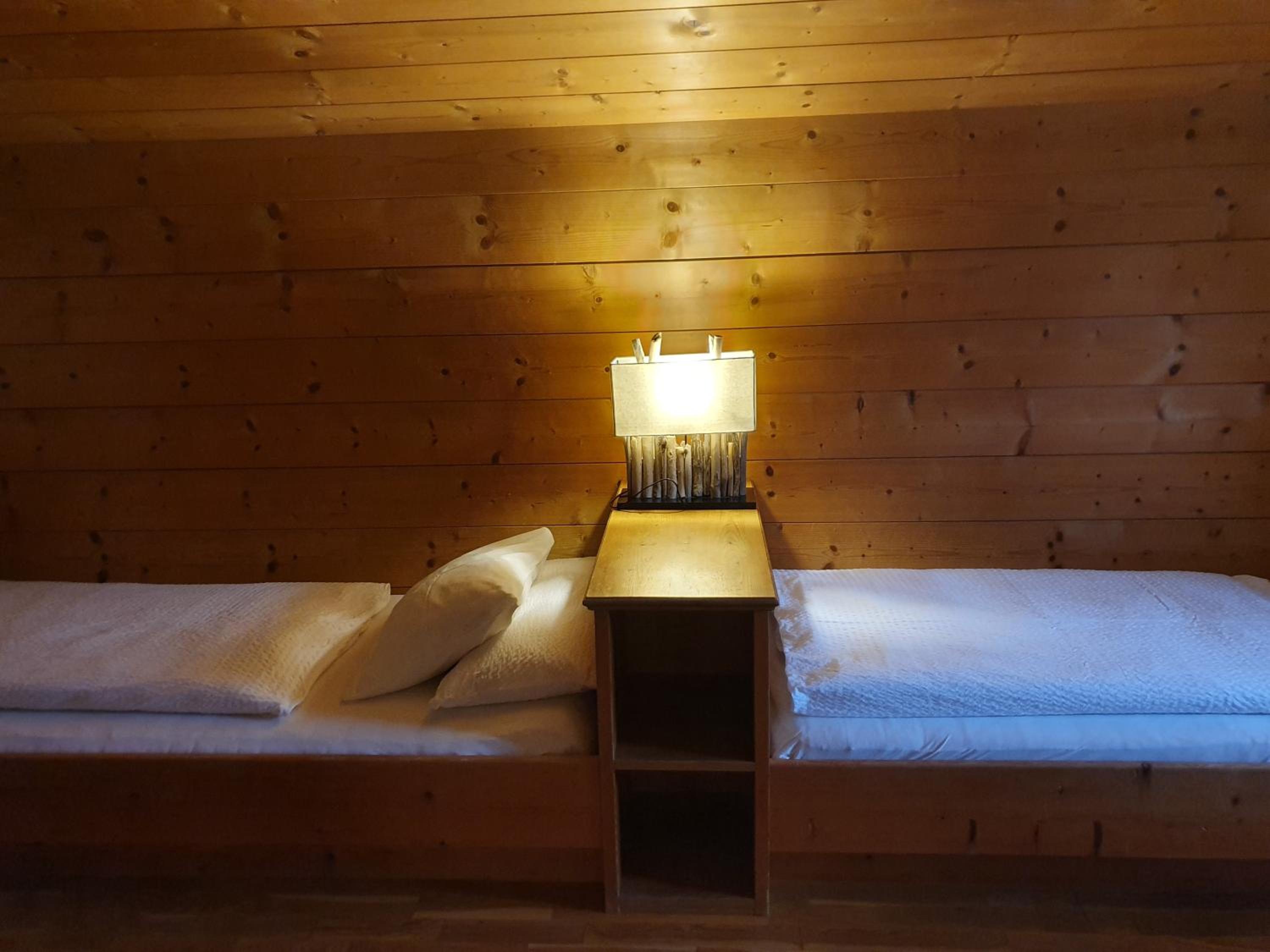 Appartement Pension Bäckenhäusl FERIENWOHNUNGEN Chalets Hütten Komfortzimmer
