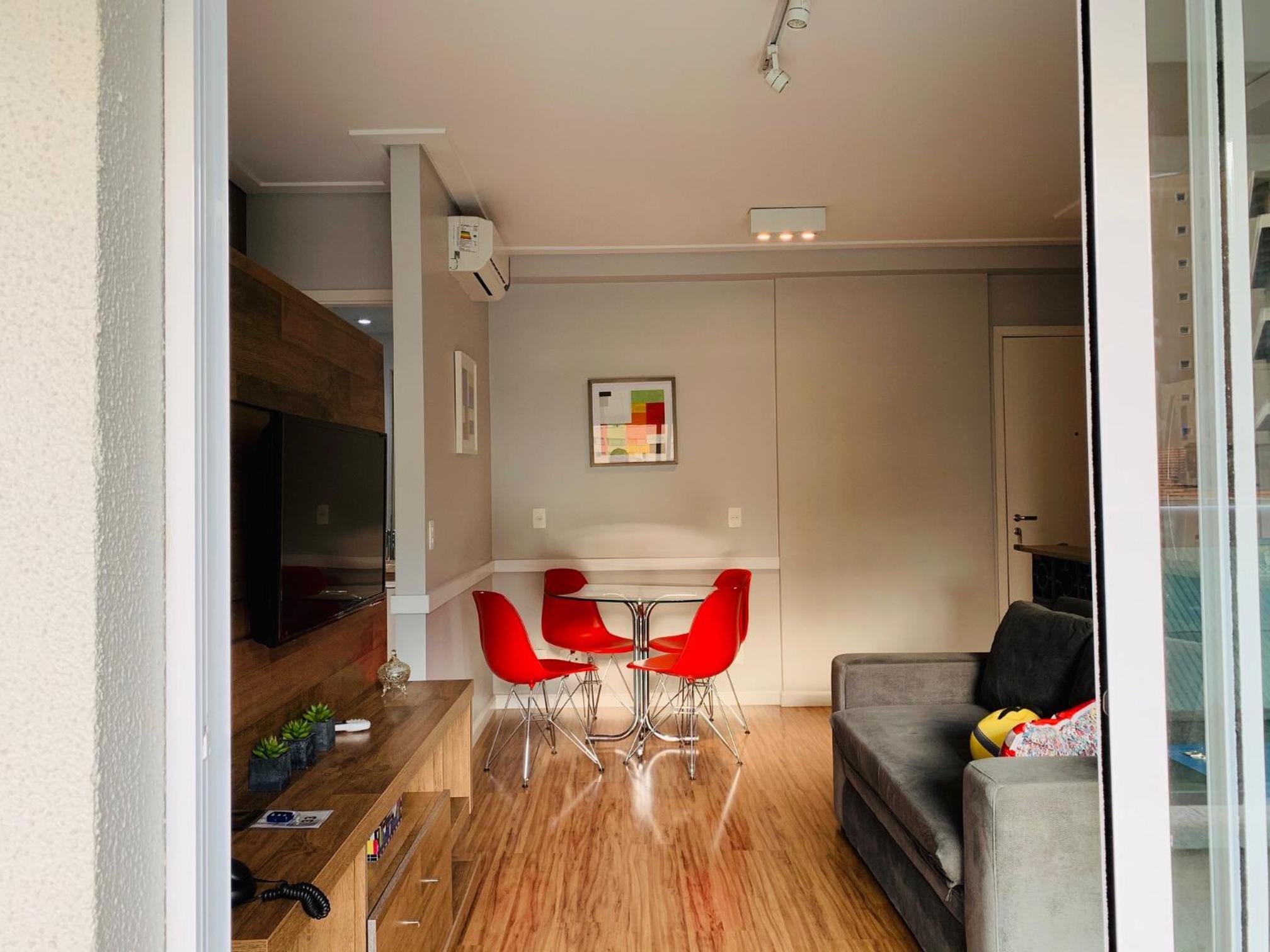 CS Apartamento a 200 metros da Paulista com AC