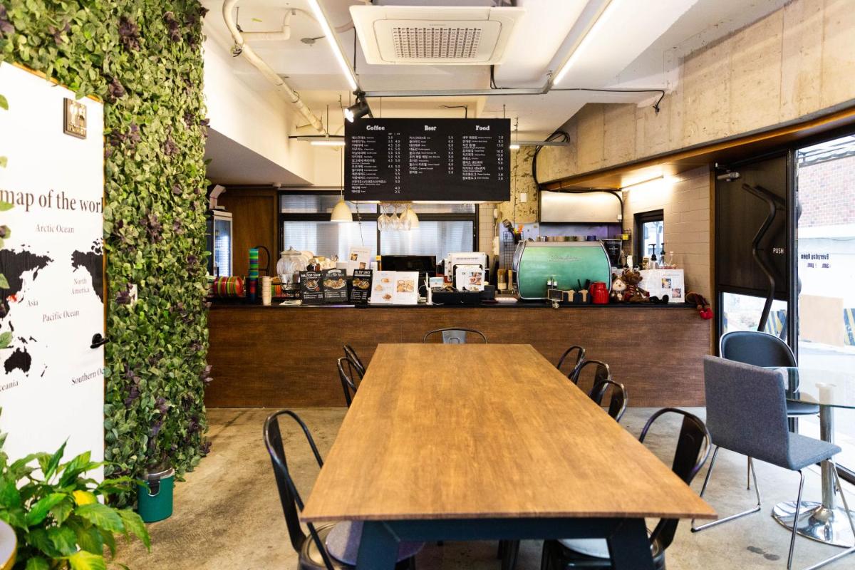 Myeongdong Artmonstay