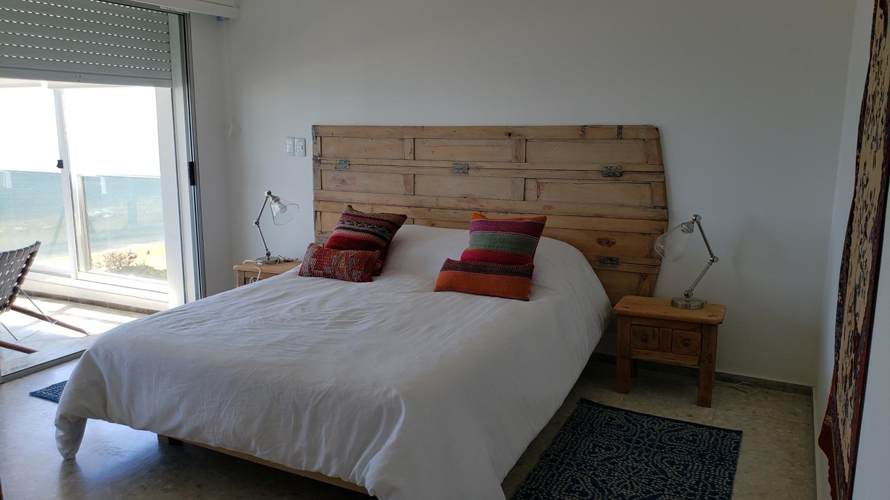 Amazing Oceanfront unit on Mansa Beach