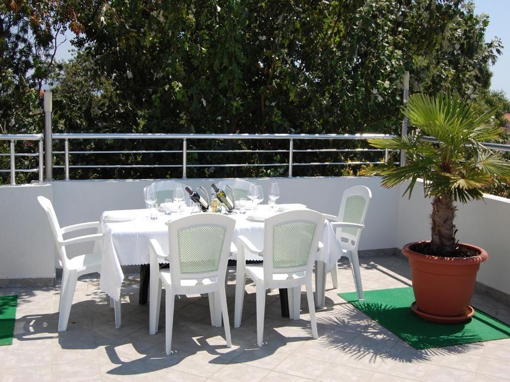 500 Meters from Grate Beach App 2