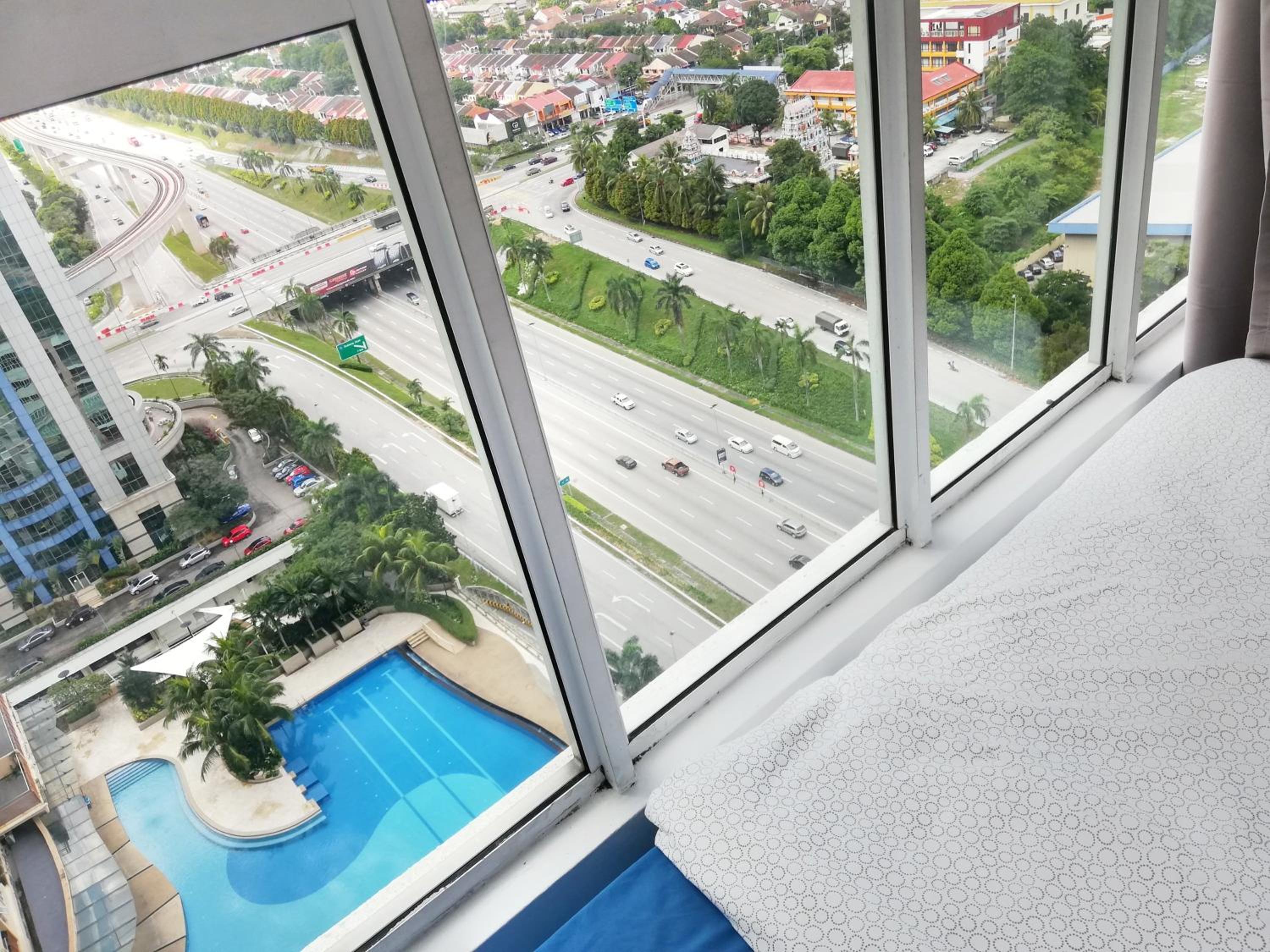 Subang City Residence, Spacious Home with Balcony, Walking Distance to Summit, 5min to Sunway photo 6