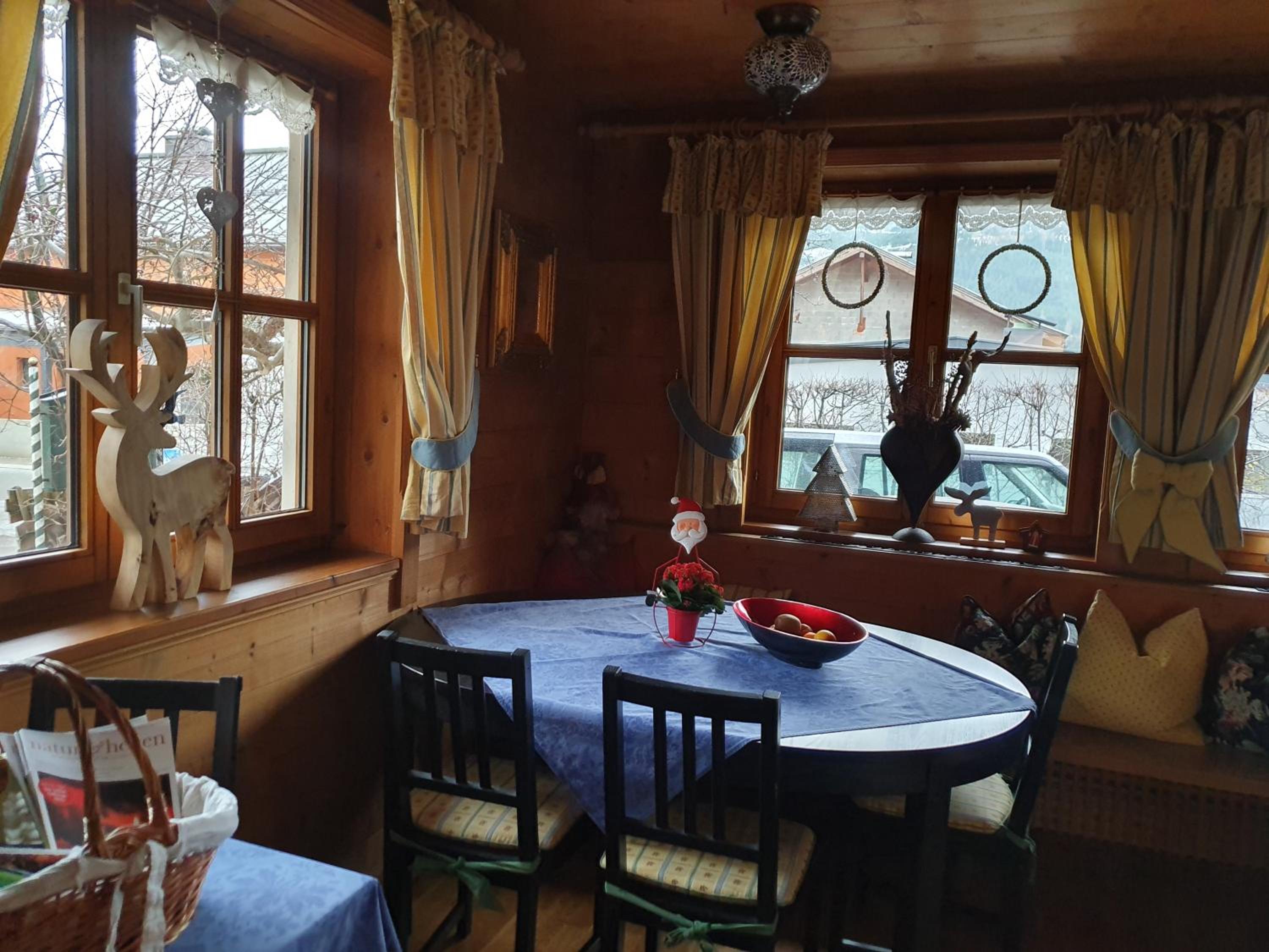 Appartement Pension Bäckenhäusl FERIENWOHNUNGEN Chalets Hütten Komfortzimmer