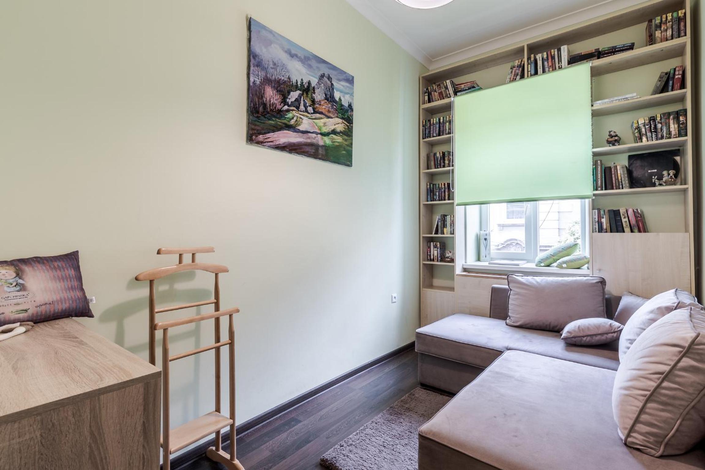 Modern Chaikovskogo Apartment view 4
