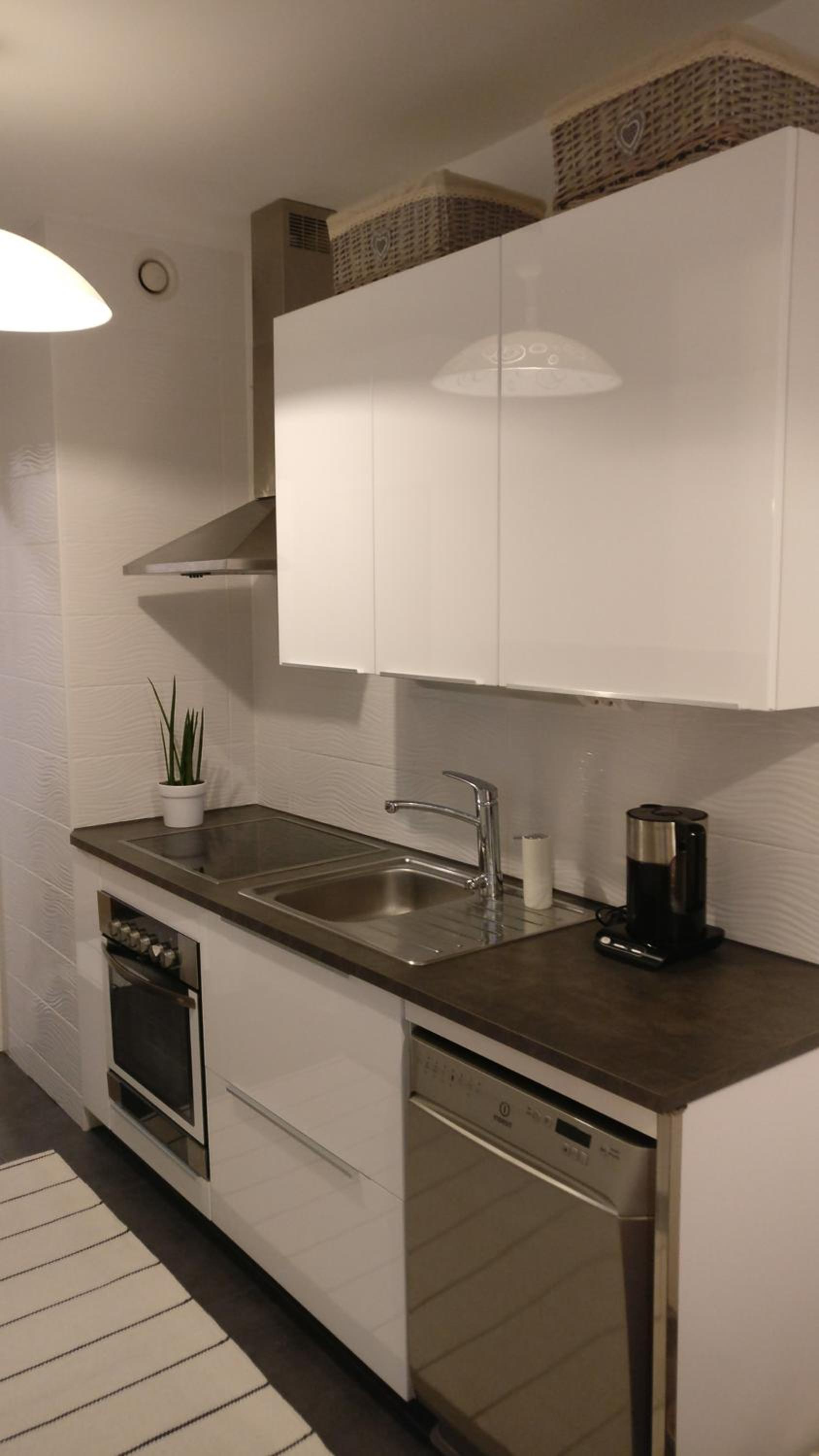 4 km to the Jyväskylä city center afoot, cute apartment with free parking view 3