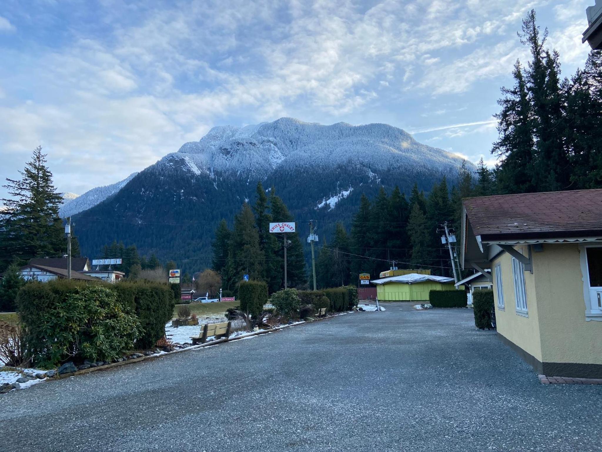 Richca Chalets Resort