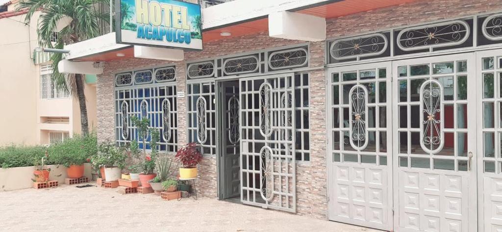 Hotel Acapulco - Image 1