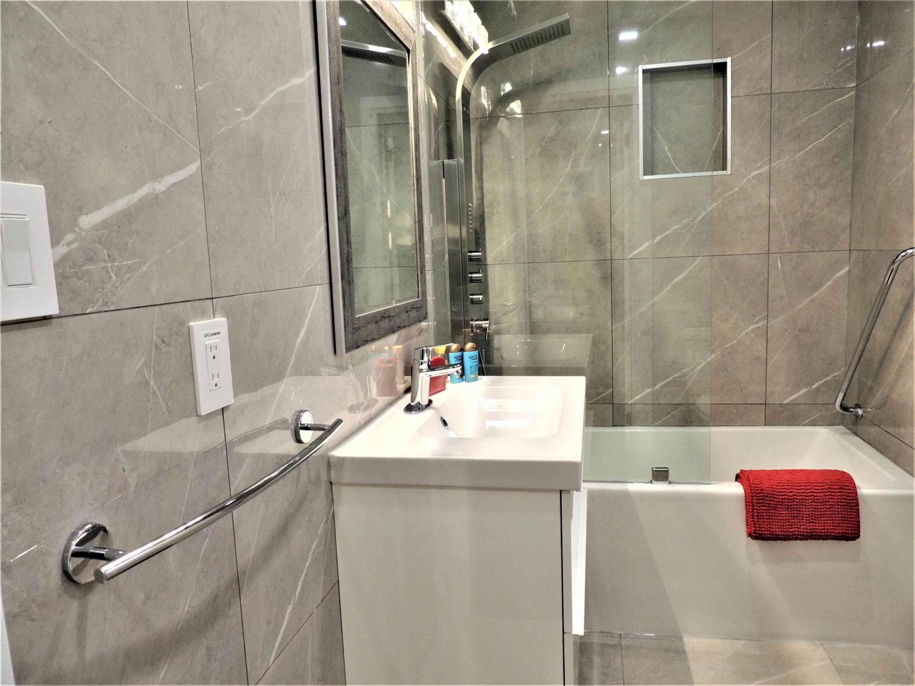 iResidence in Toronto - Fantastic Vacation Home with Breakfast
