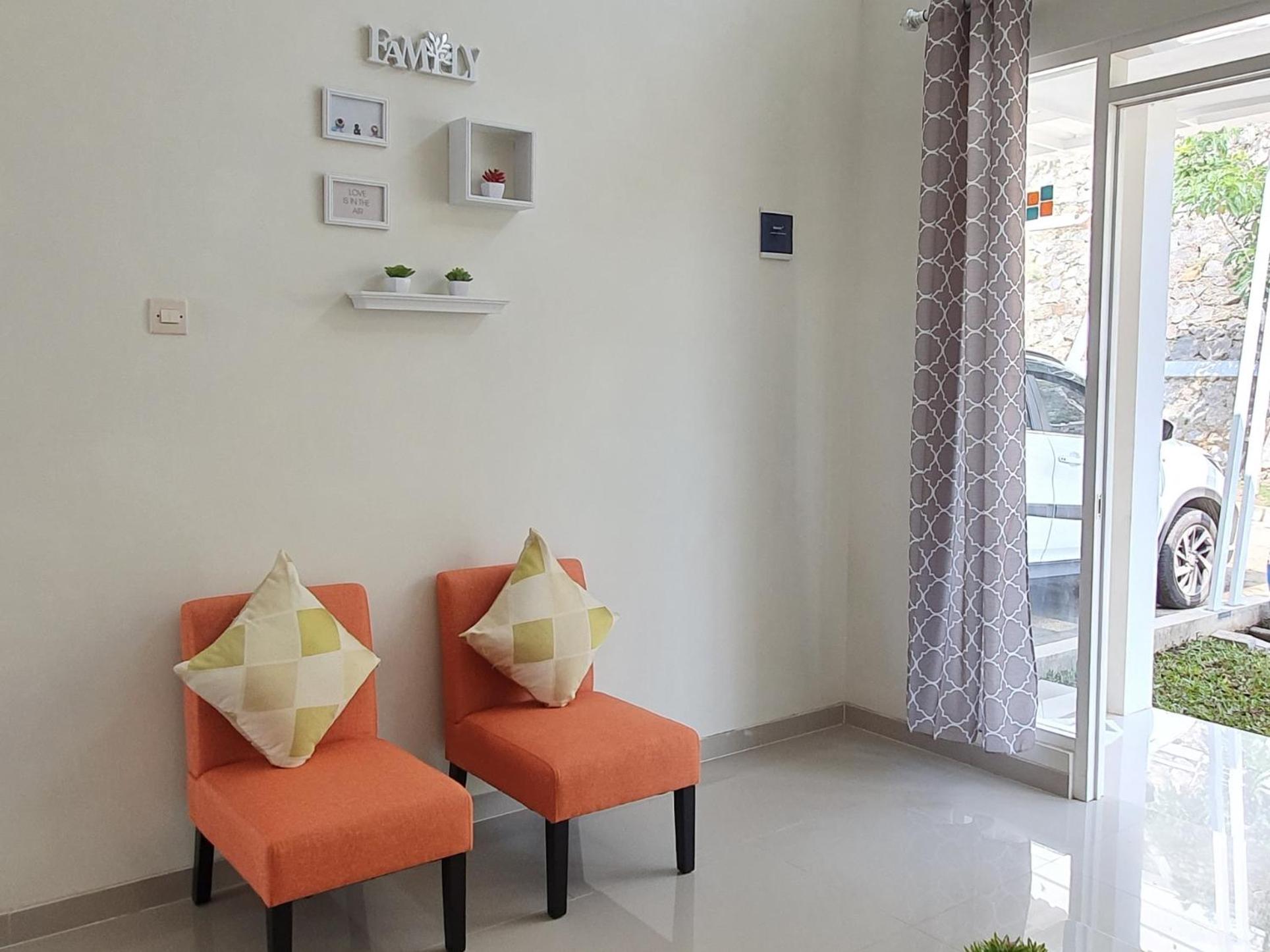 Villa B9us Batu view 3