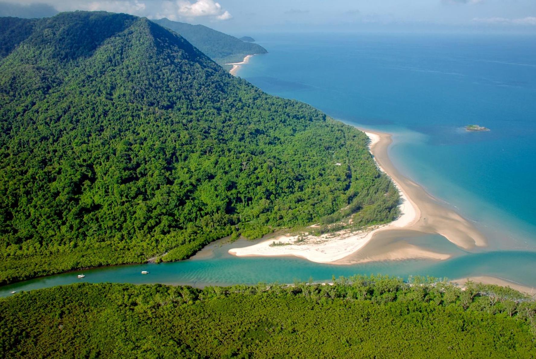 Thornton Beach Bungalows Daintree