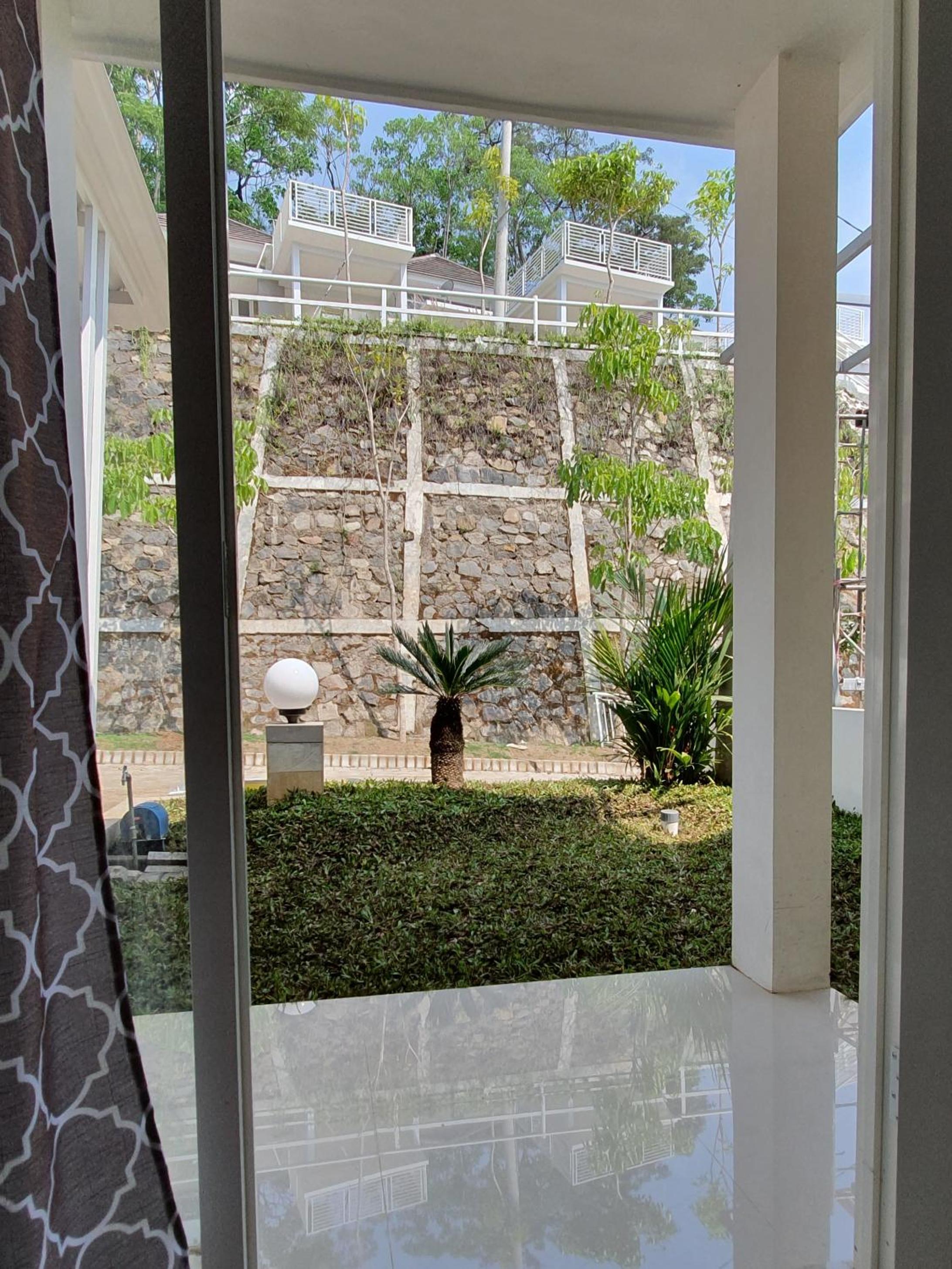 Villa B9us Batu view 5