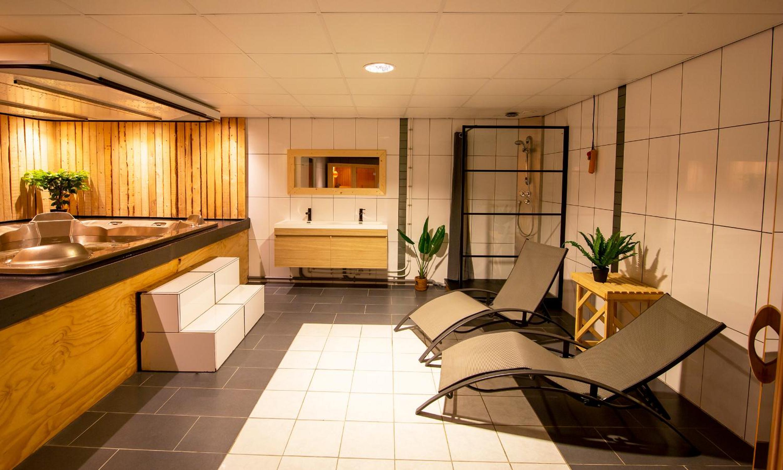 Luxus Familienvilla mit Jacuzzi & Sauna view 2