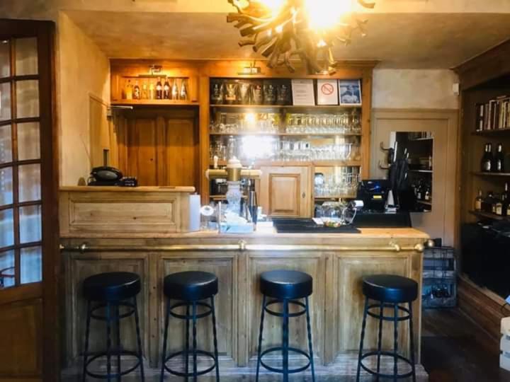 bar