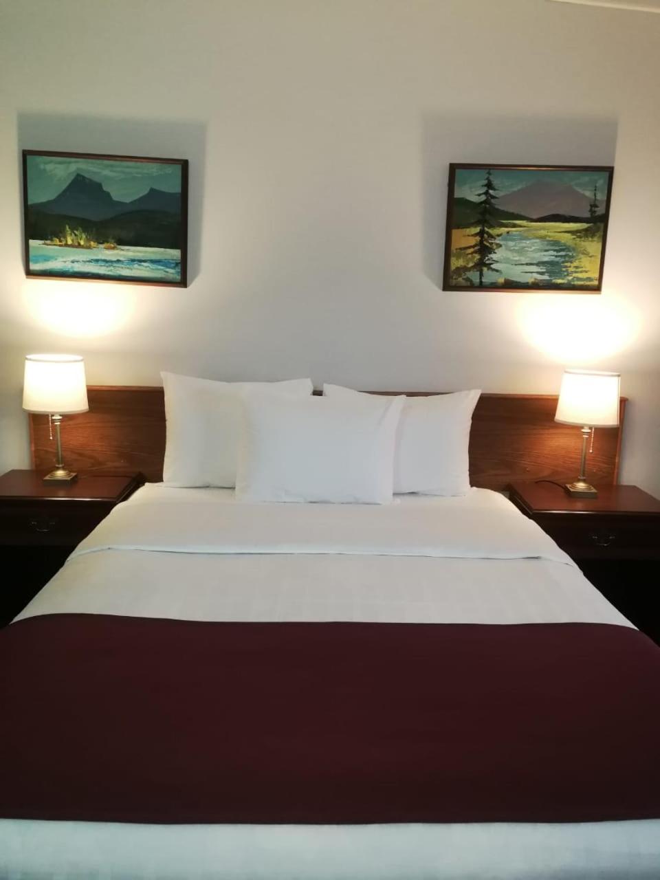 Sundowner Motel view 5