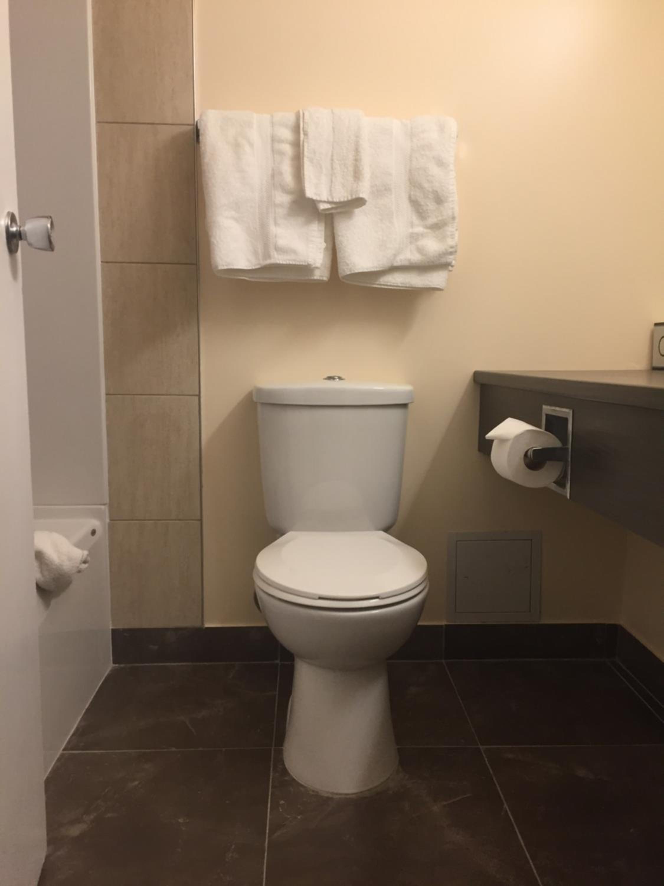 Brandon Vacations - Empire Inn - Property Image 4