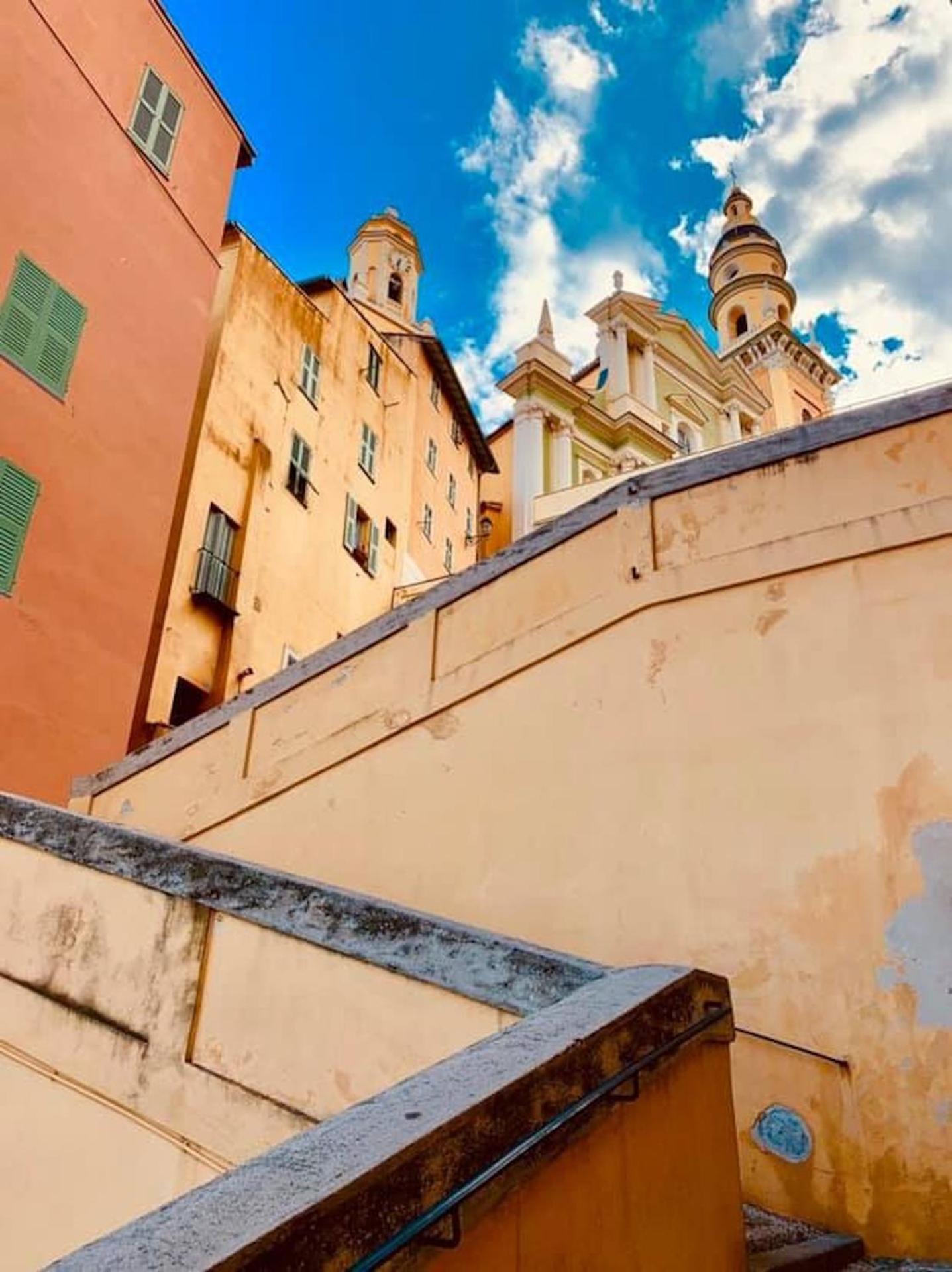 L'Orient Palace Apartments