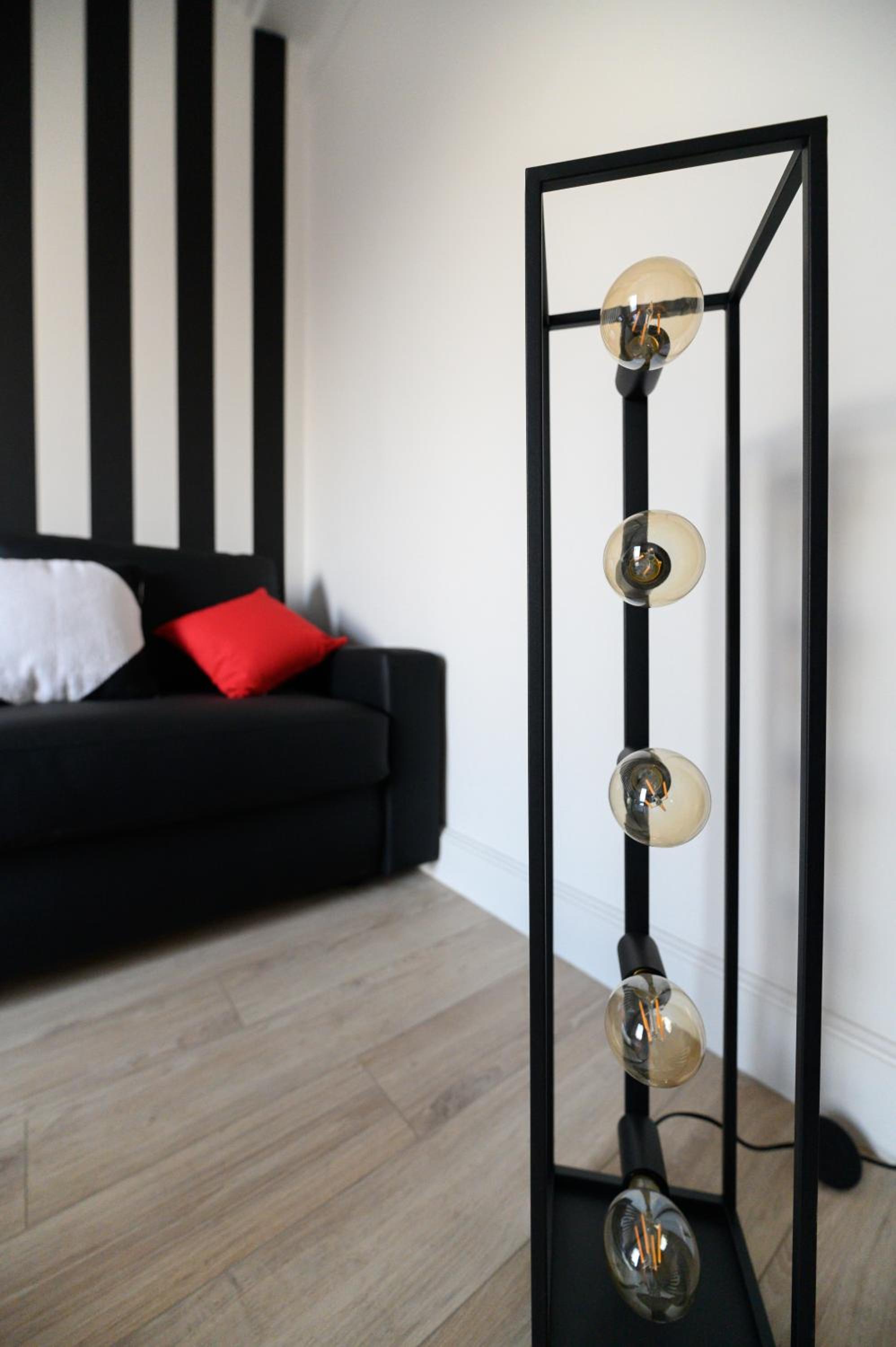 Daumier - New 2 Bdrs Flat near la Seine