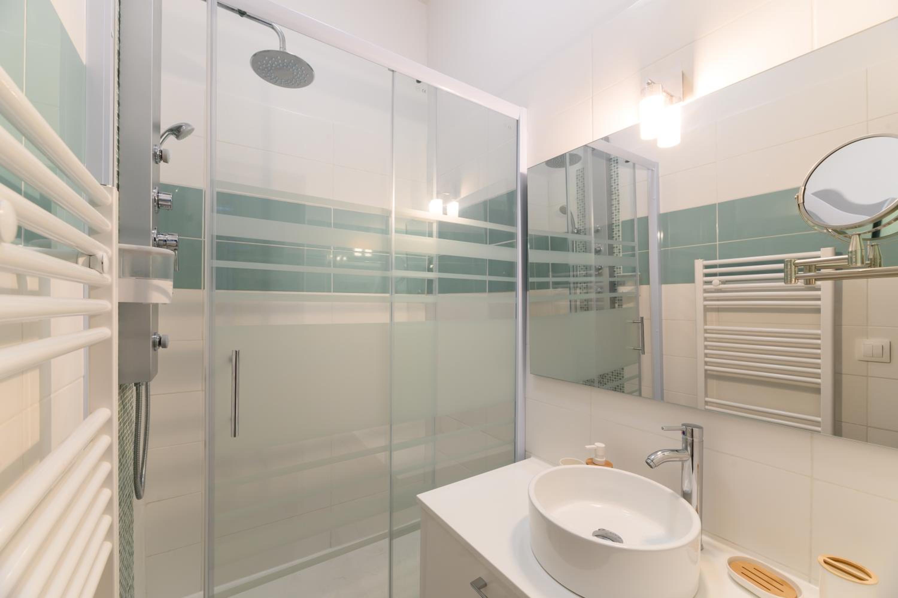 Daumier - New 2 Bdrs Flat near la Seine