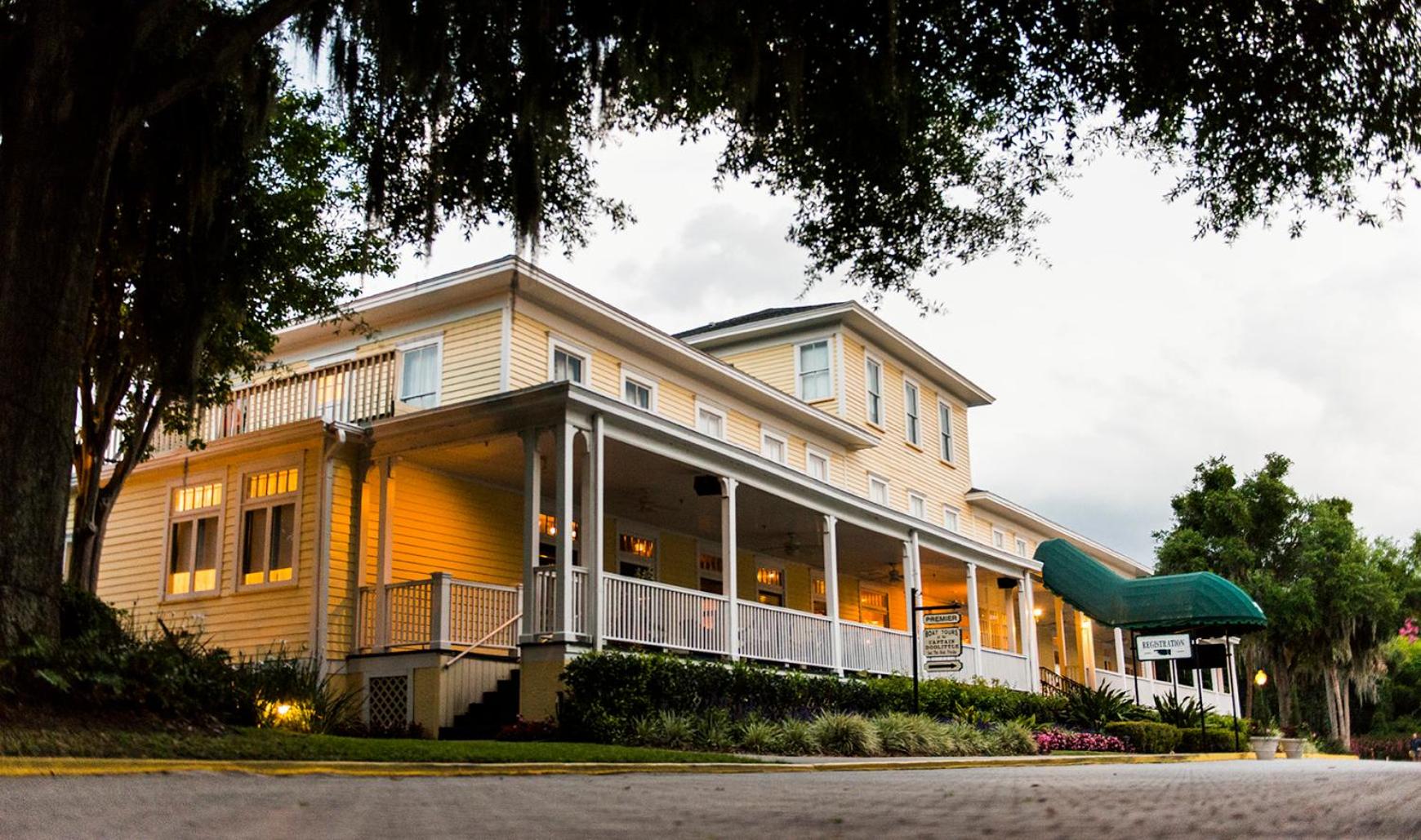 Leesburg Vacations - Lakeside Inn on Lake Dora - Property Image 1