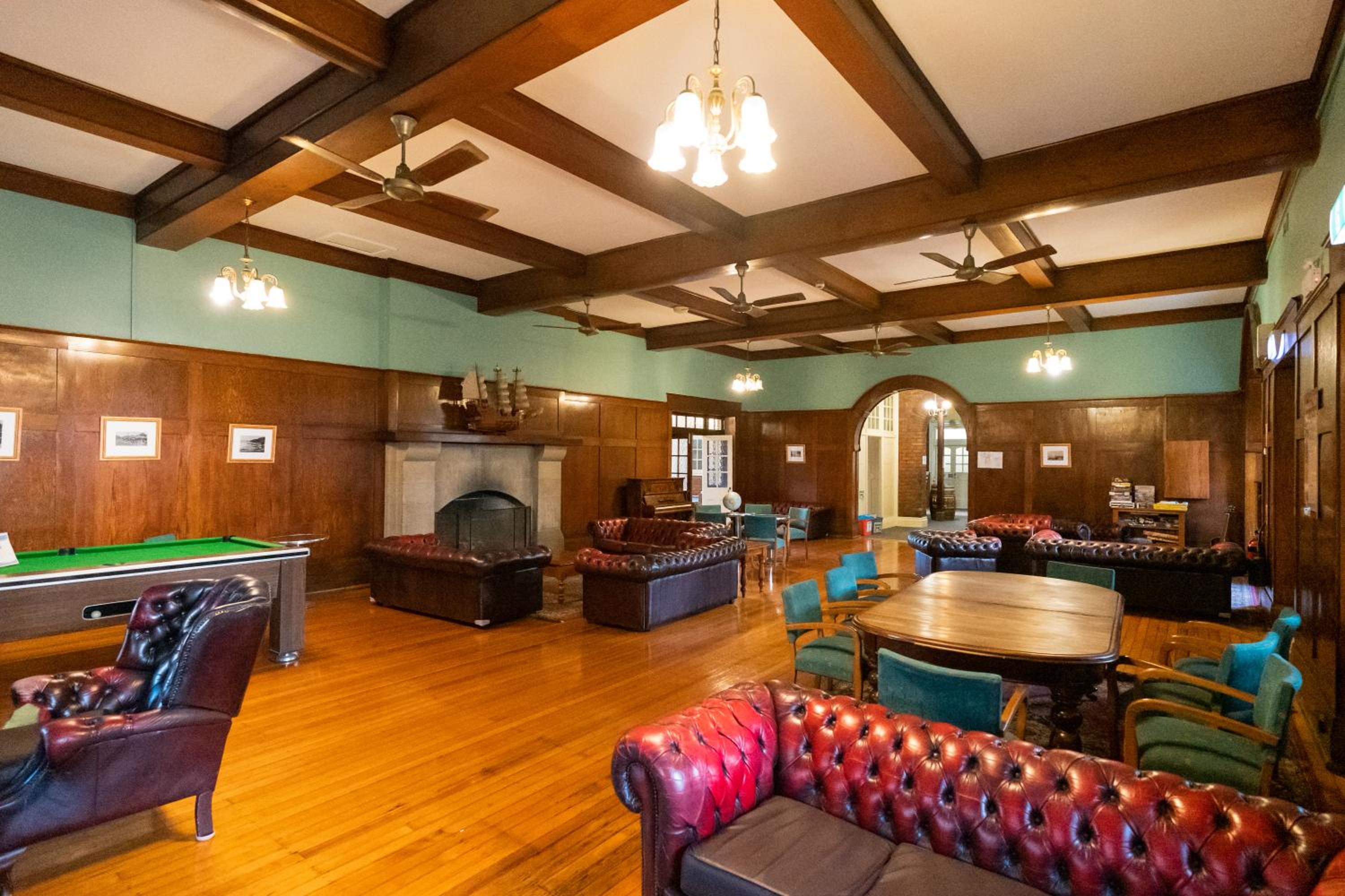 YHA Newcastle Beach