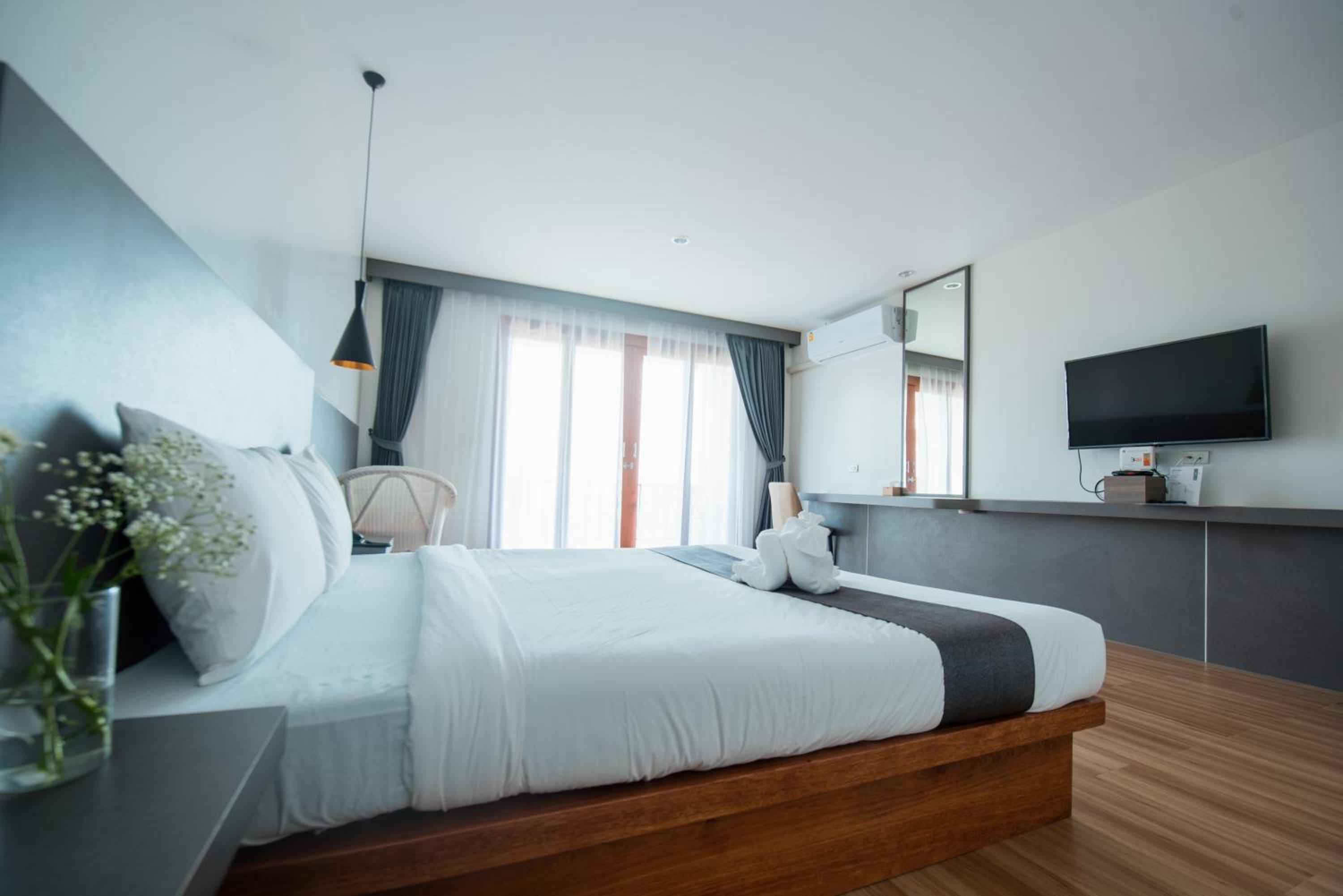 Nana Beach Hotel & Resort