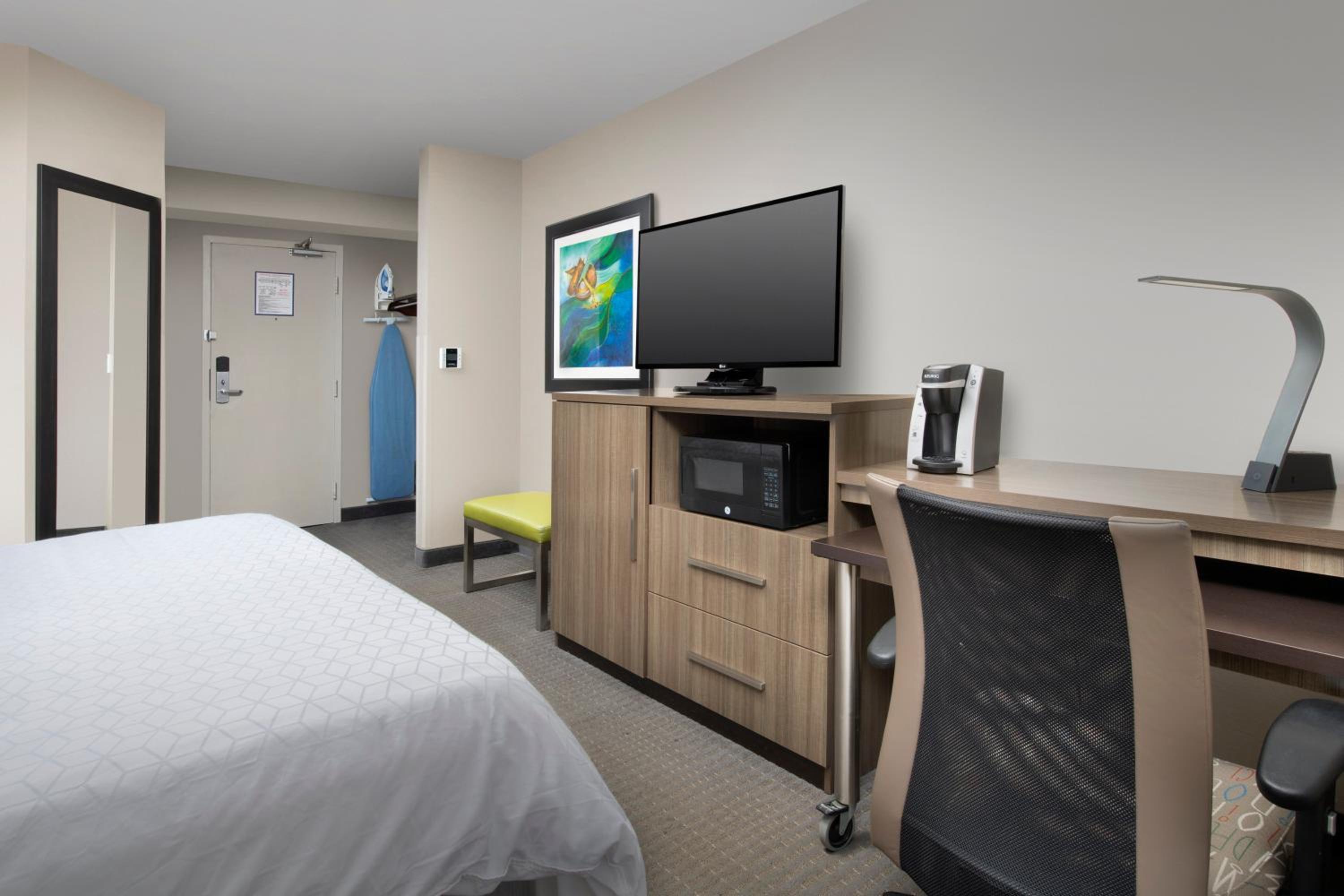 Annapolis Vacations - Holiday Inn Express Hotel  Suites Annapolis, an IHG Hotel - Property Image 10