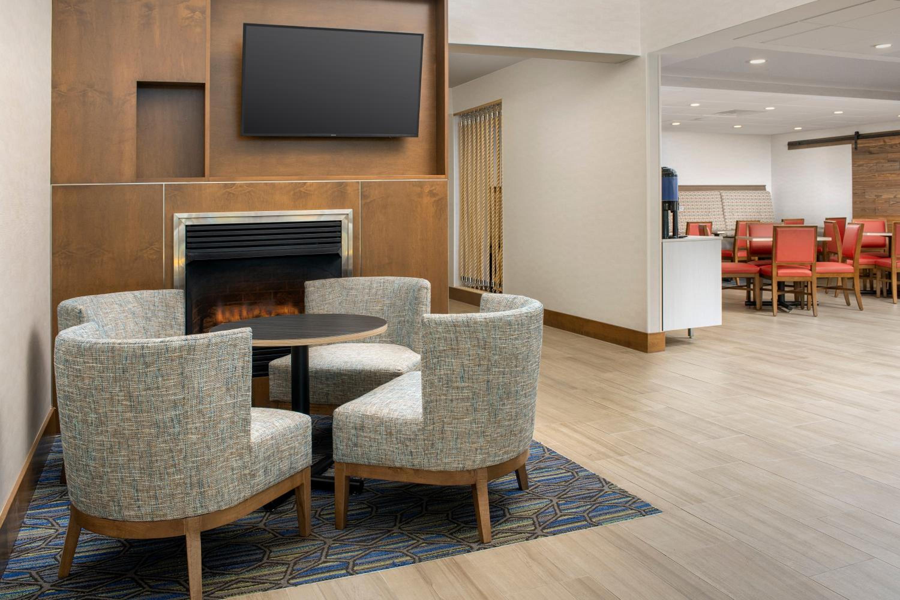 Annapolis Vacations - Holiday Inn Express Hotel  Suites Annapolis, an IHG Hotel - Property Image 6