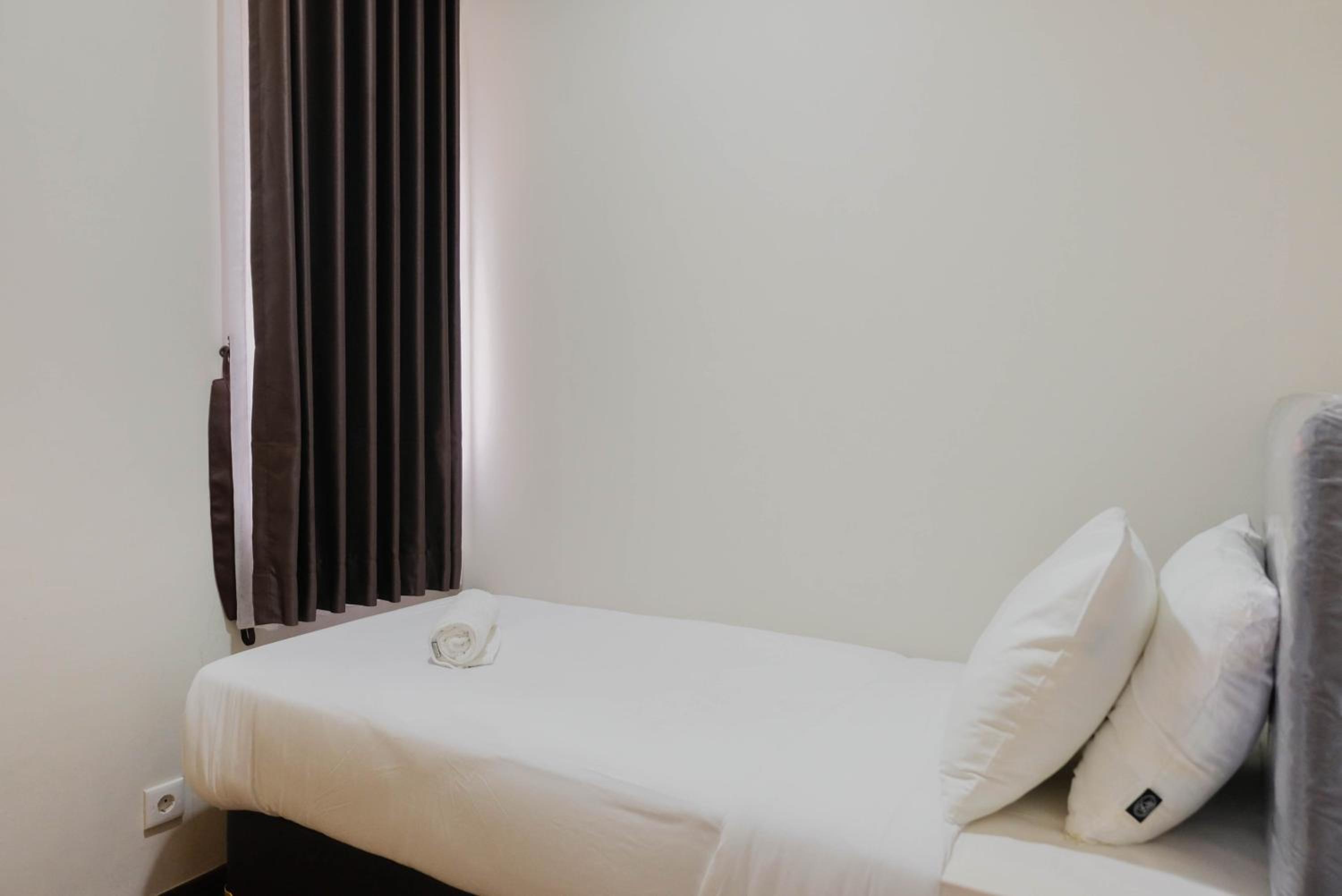 Pool View 3BR Apartment at Asatti BSD City By Travelio view 4