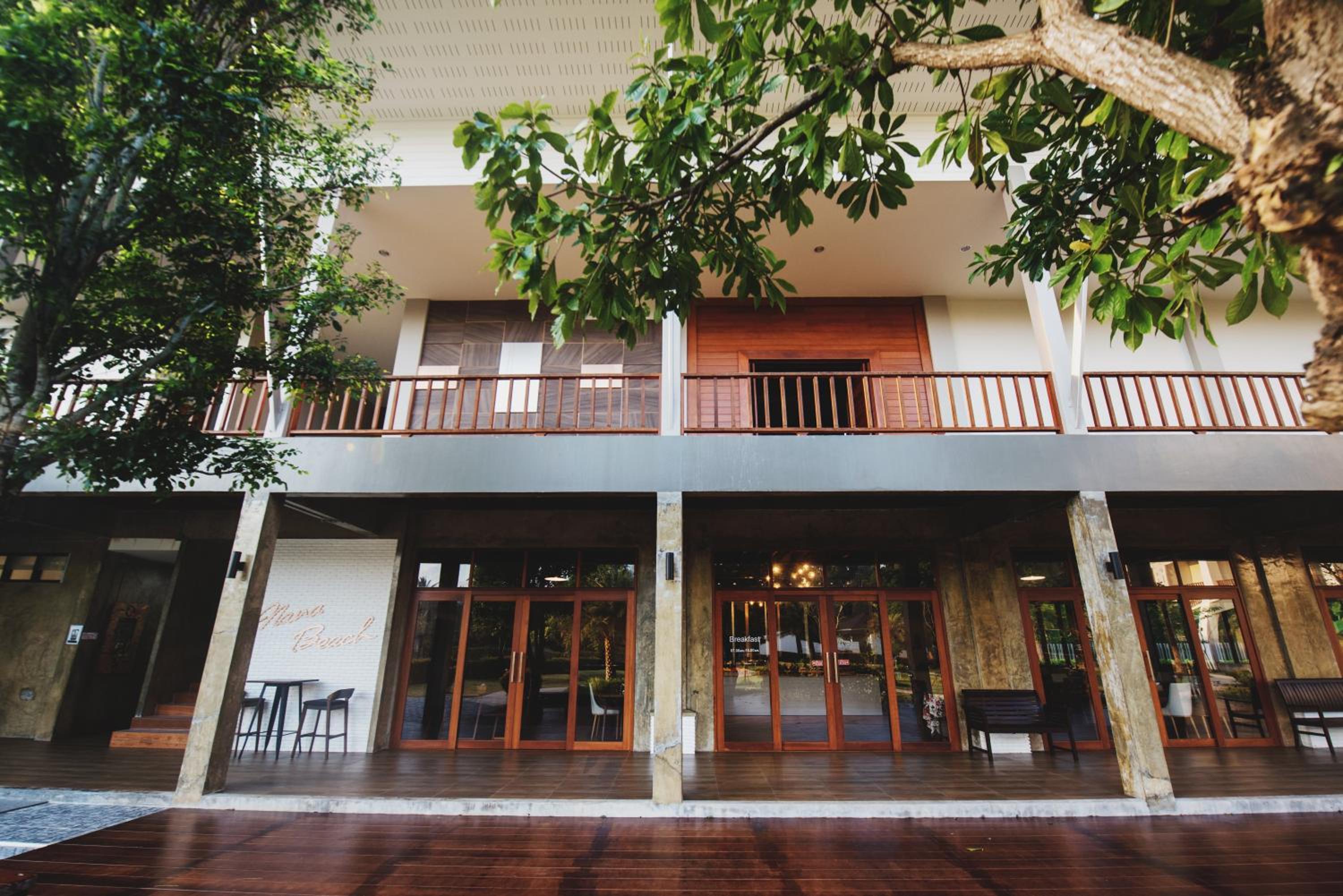 Nana Beach Hotel & Resort