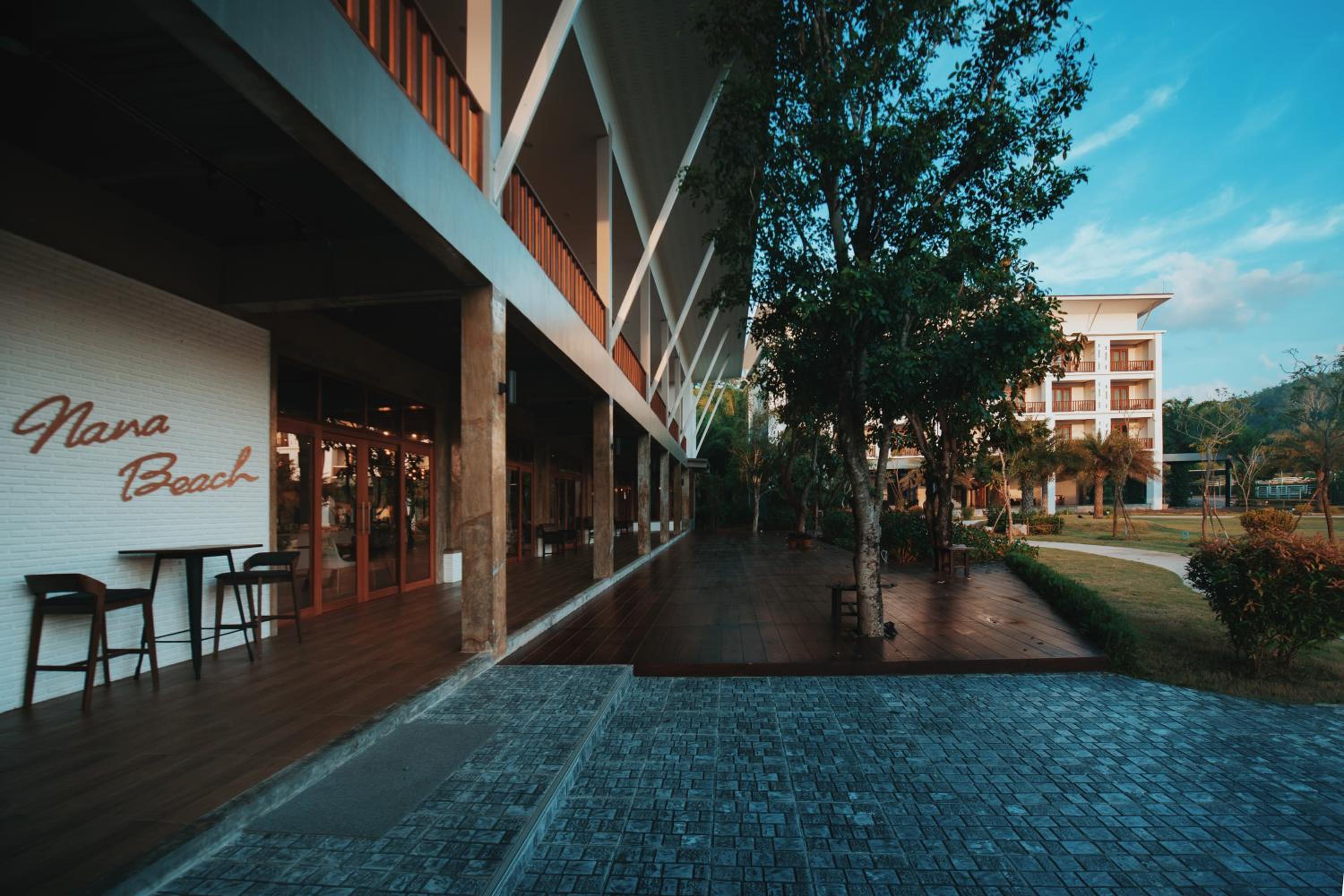 Nana Beach Hotel & Resort