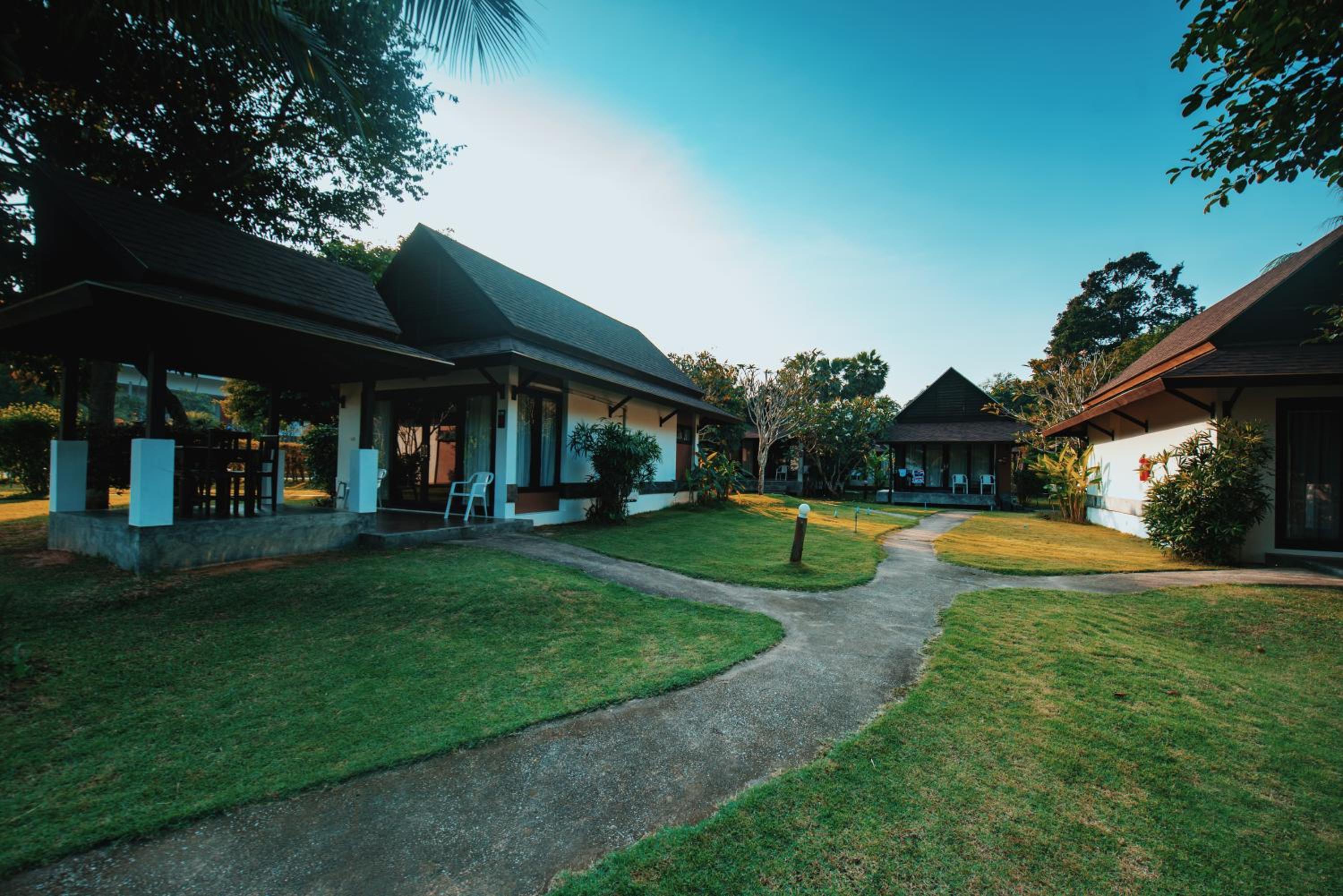 Nana Beach Hotel & Resort