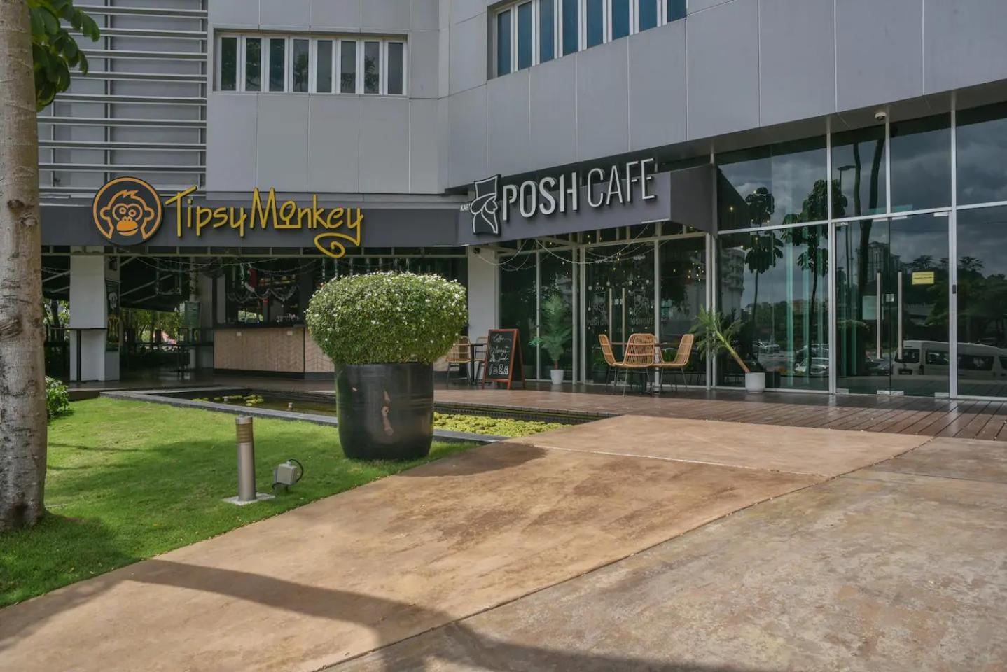 Mid Valley 1km away Verve Suites Old Klang Road