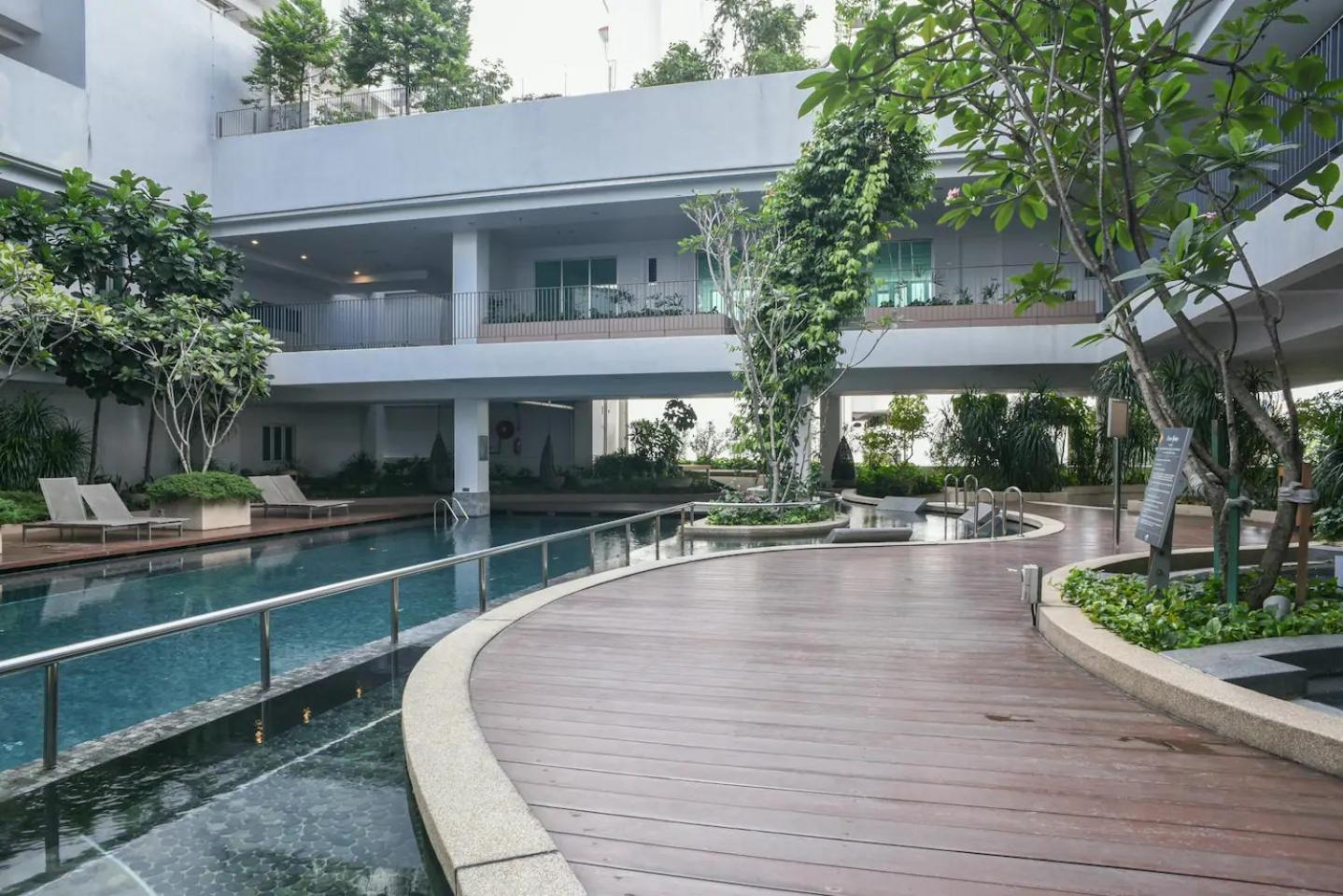 Mid Valley 1km away Verve Suites Old Klang Road