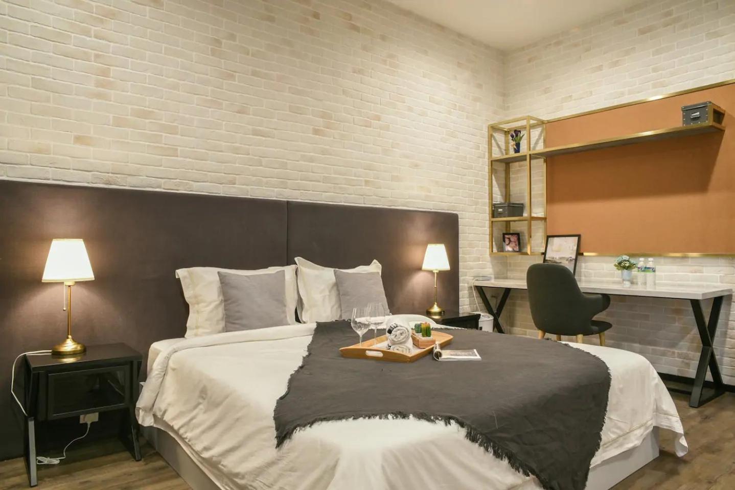 Mid Valley 1km away Verve Suites Old Klang Road