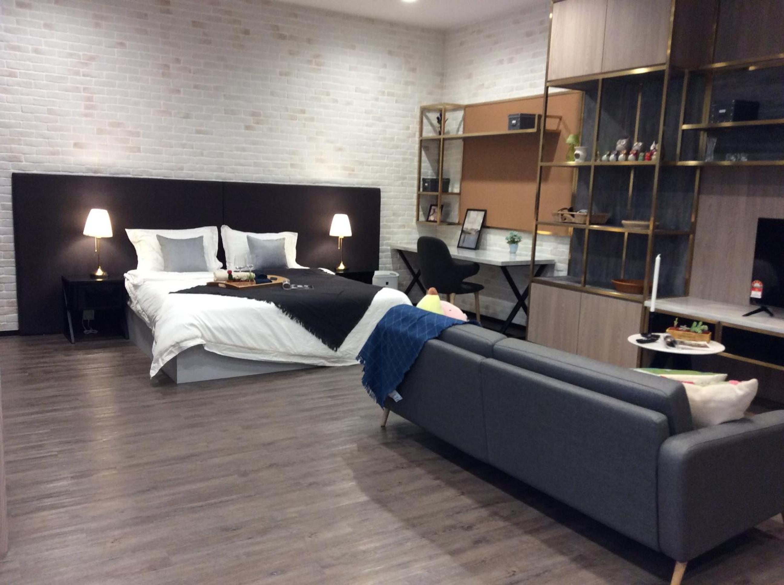 Mid Valley 1km away Verve Suites Old Klang Road