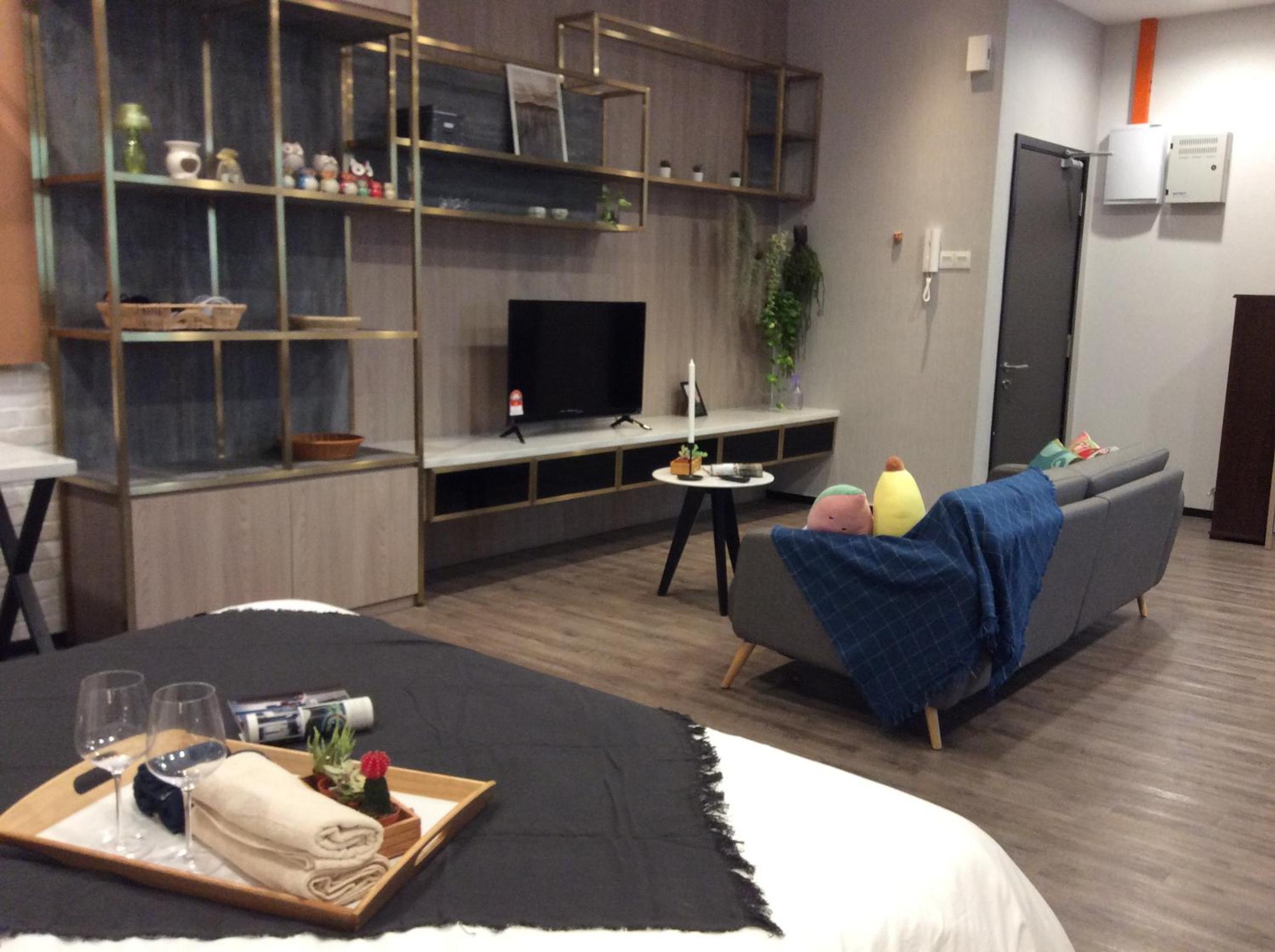 Mid Valley 1km away Verve Suites Old Klang Road