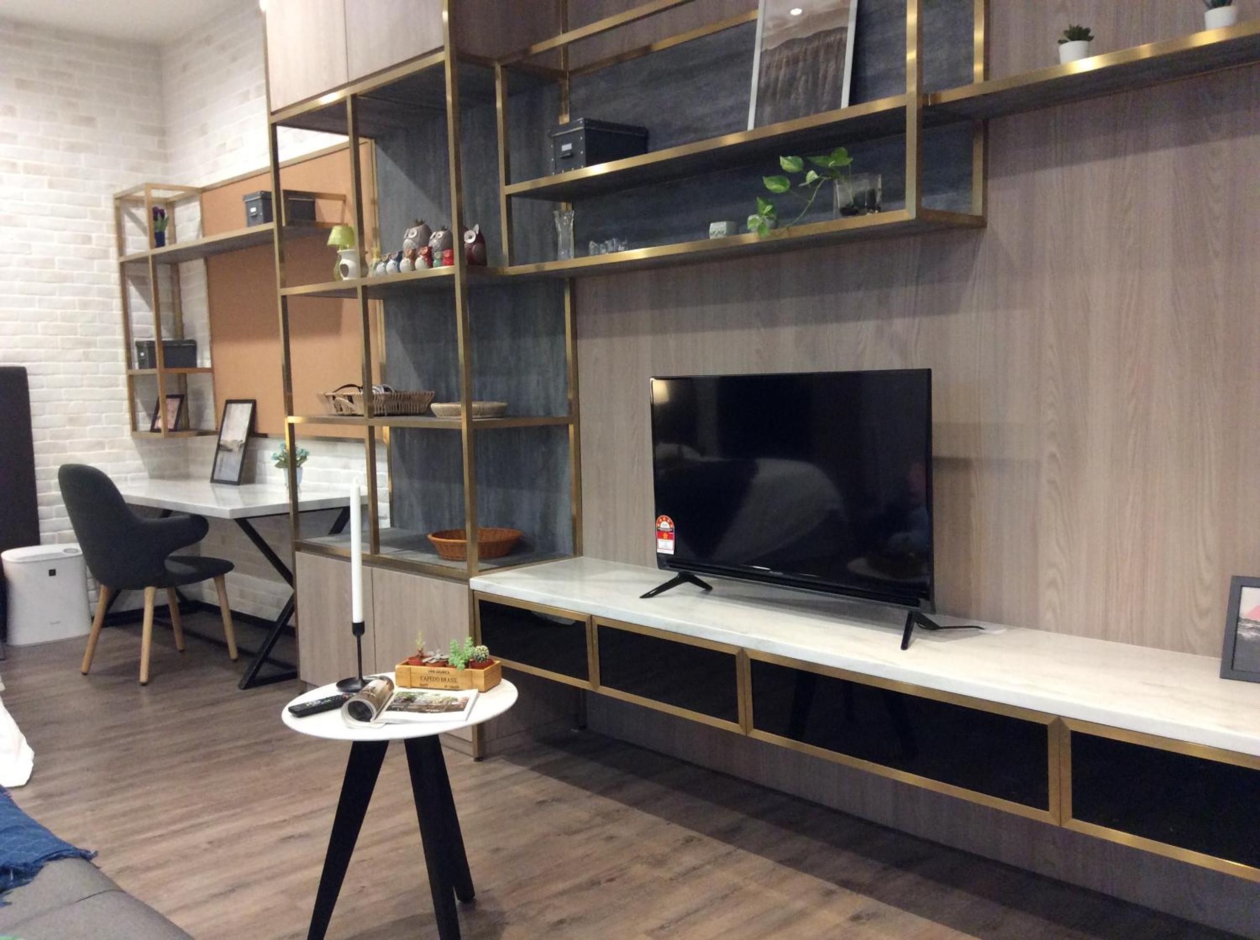 Mid Valley 1km away Verve Suites Old Klang Road