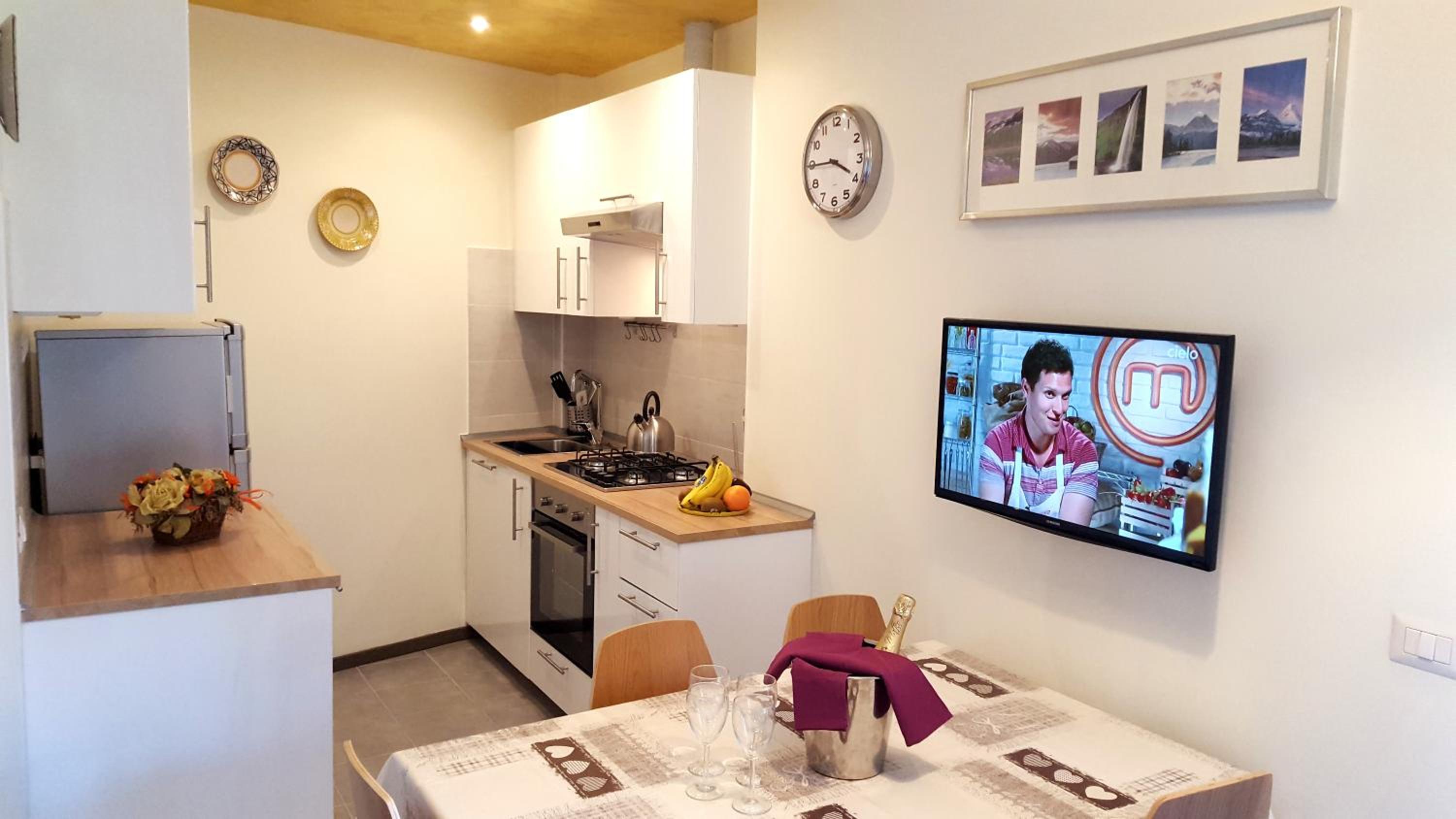Premium Apartments Peschiera view 2
