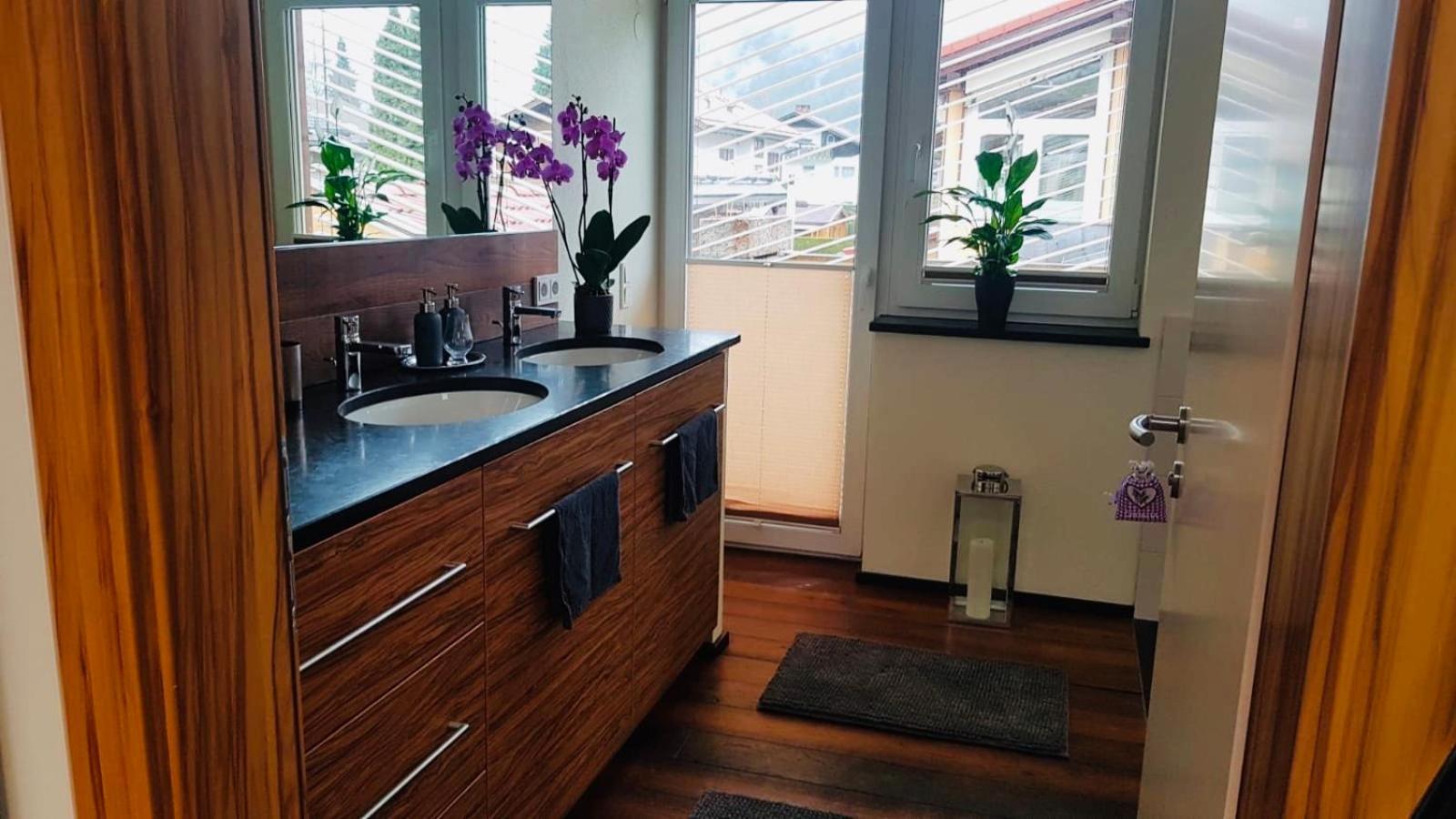Alpine Escape Holiday Home with Mountain View