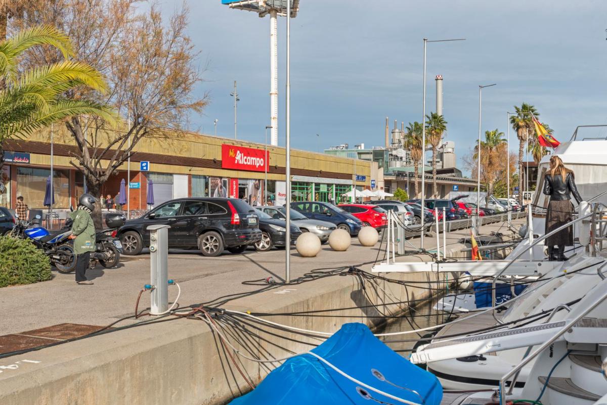 Boat Hotel Barcelona