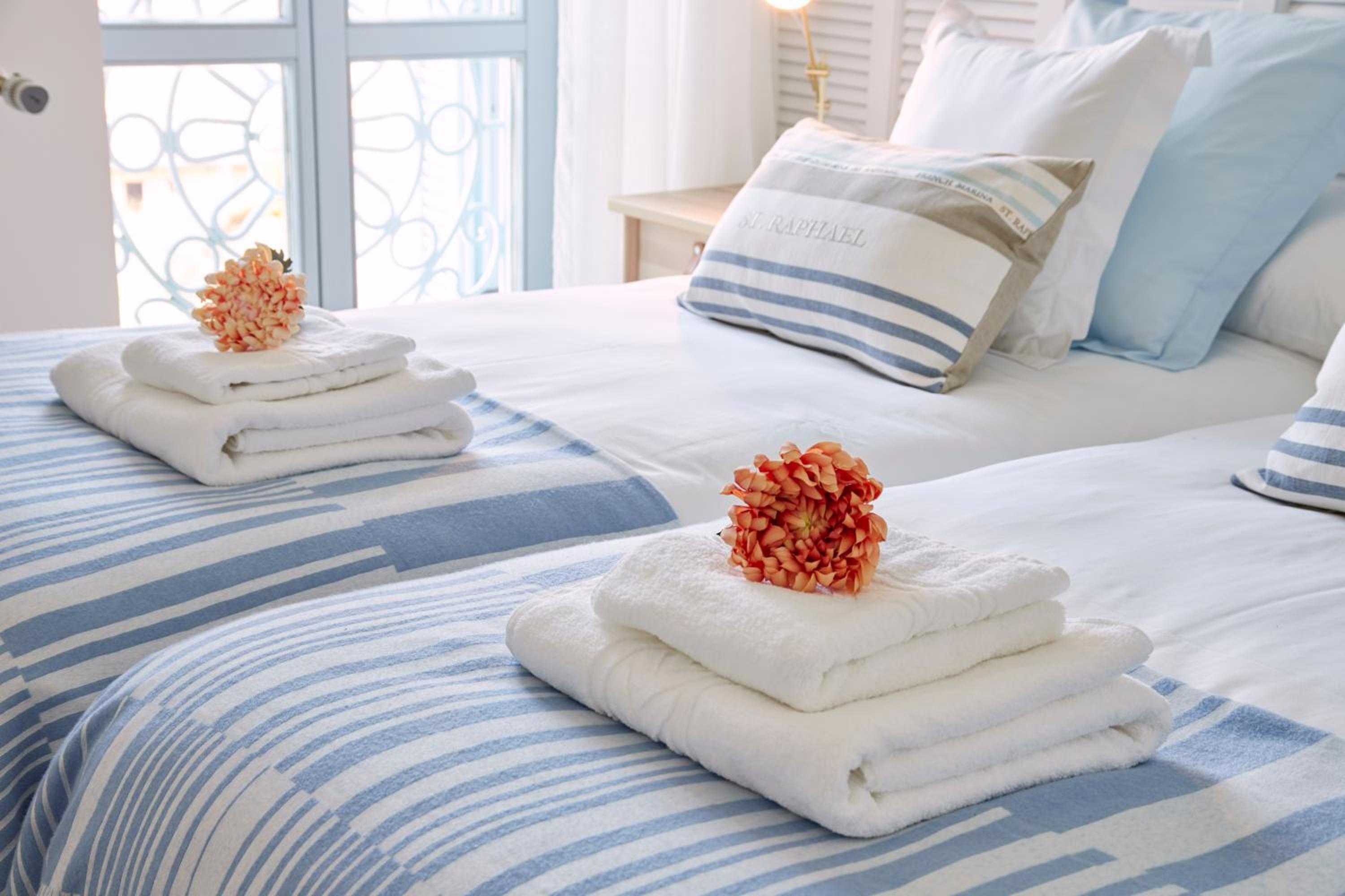 H SUITE3B by Smiling Rentals view 5