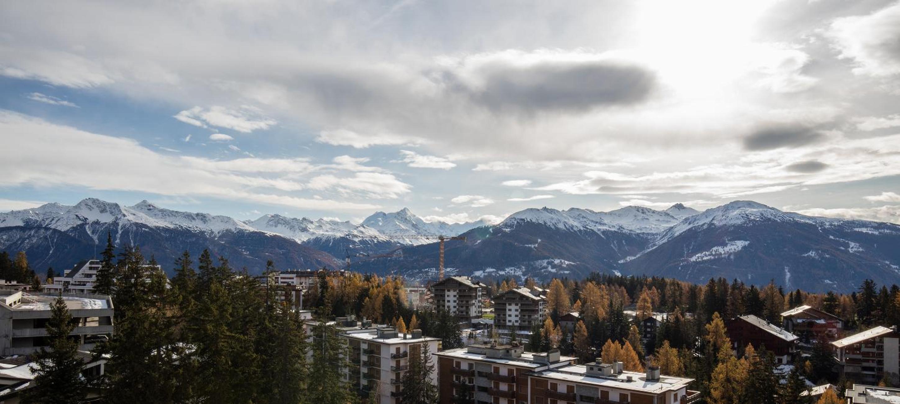 La Marmotte, au cœur du village de Crans, proche du télécabine Cry d'Er view 5